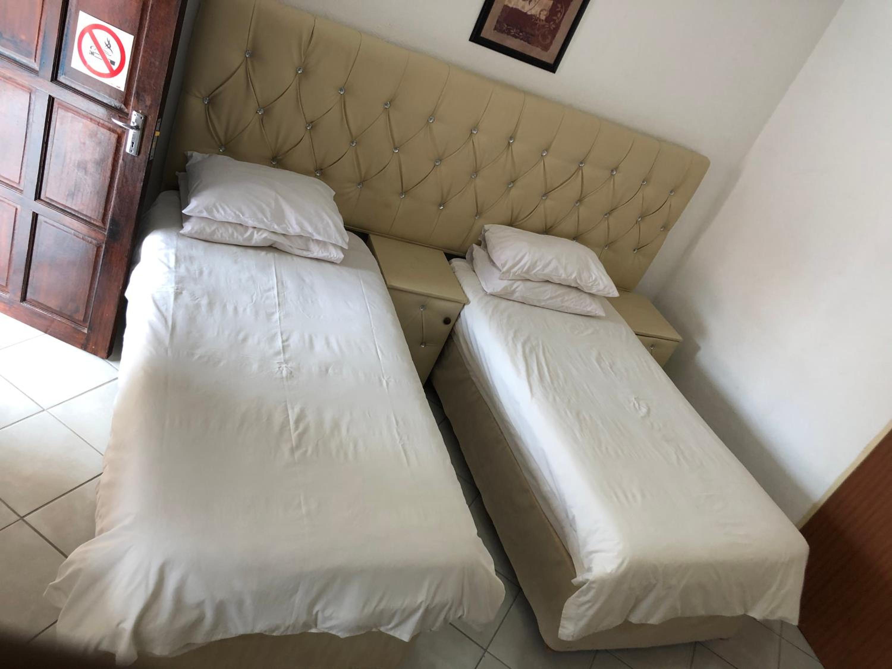 Double Room - Photo 3