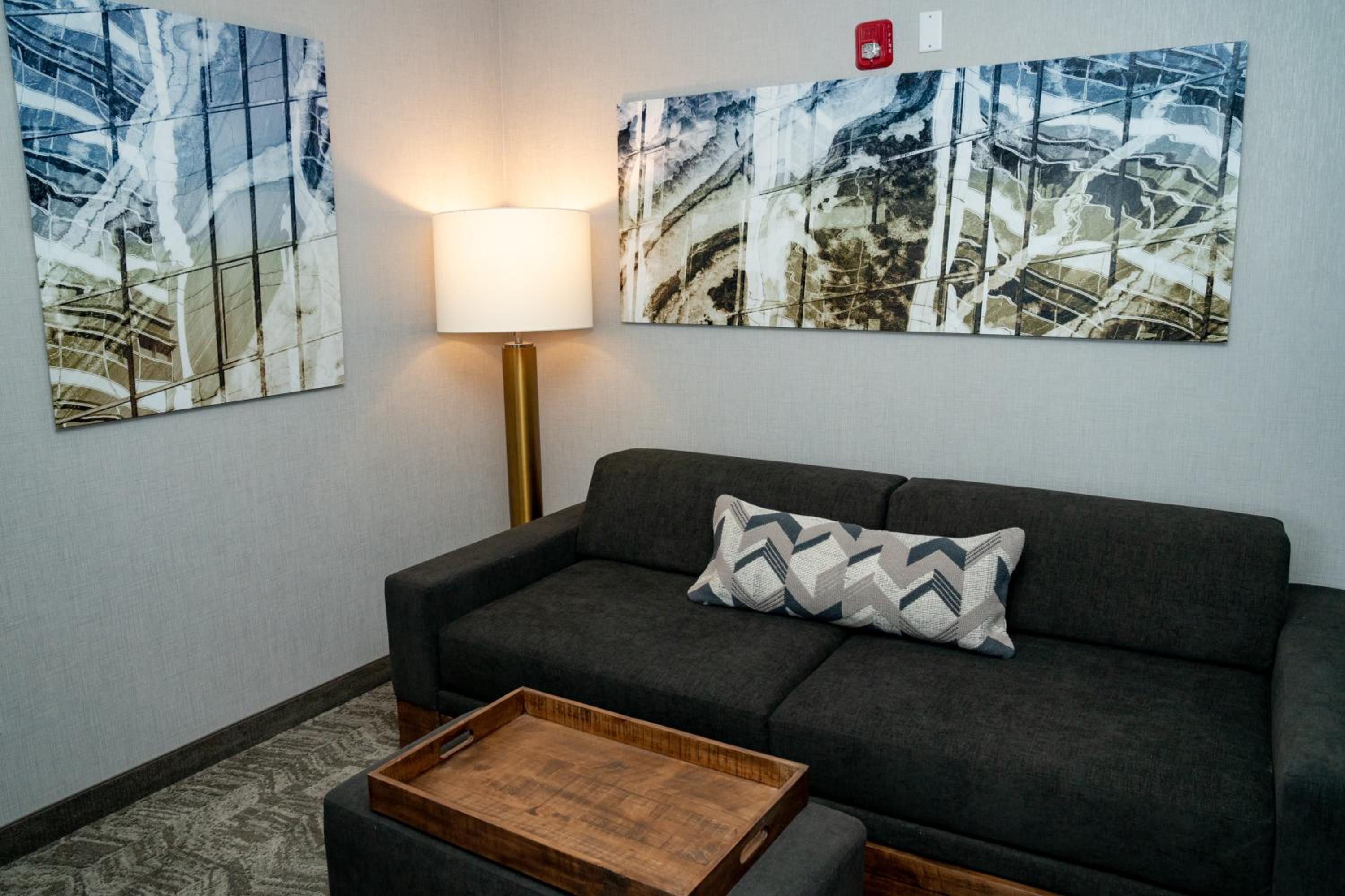 Standard King Suite - Photo 2