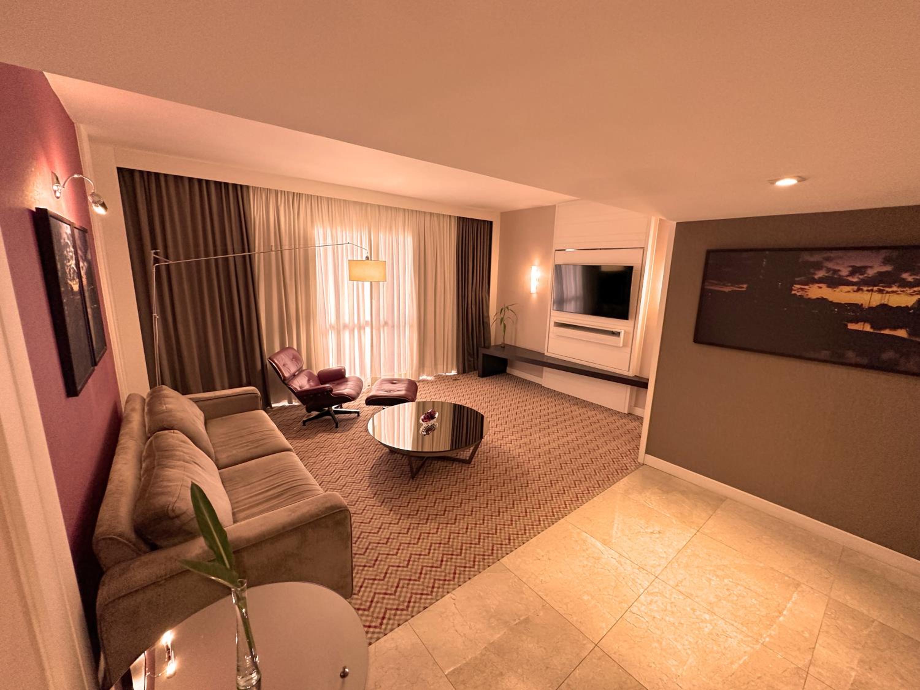 Kubitschek Plaza Hotel — Suite