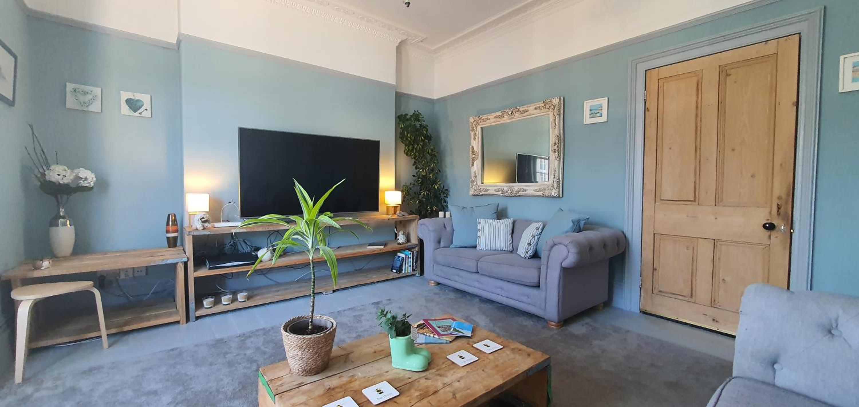 Deluxe King Suite photo 3