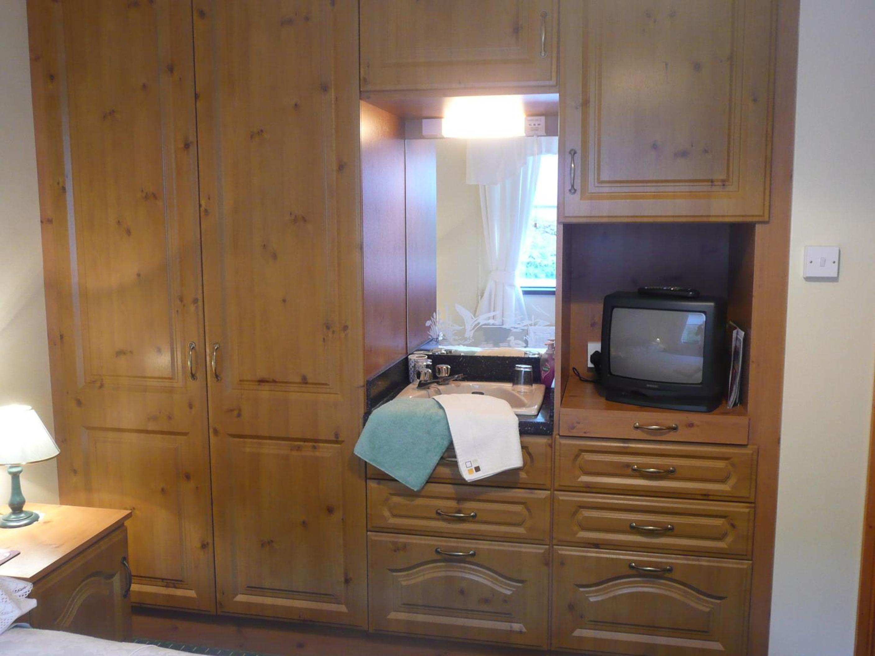 Deluxe Double Room with Shower - Photo 1