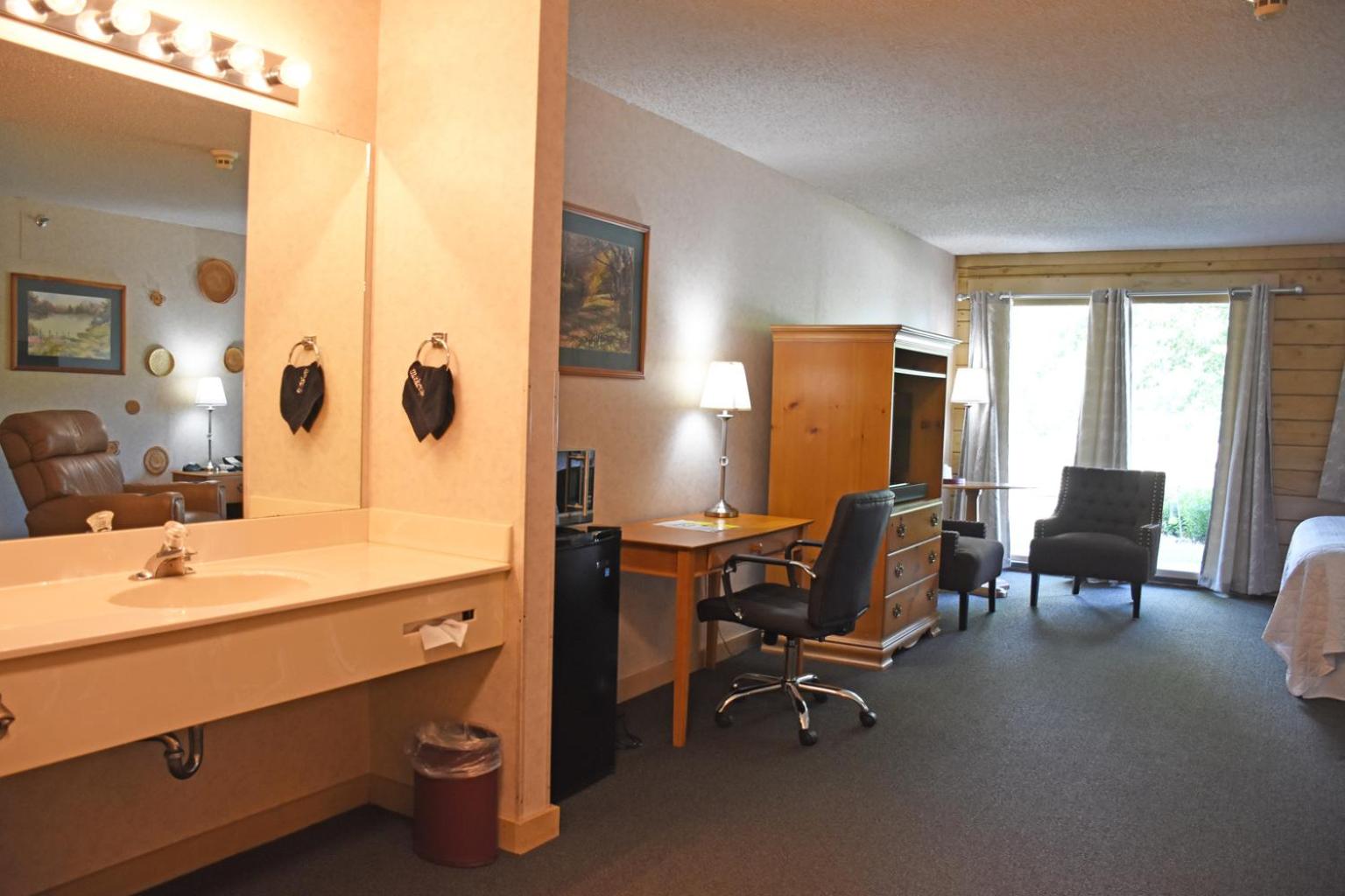 Paddle Wheel Inn