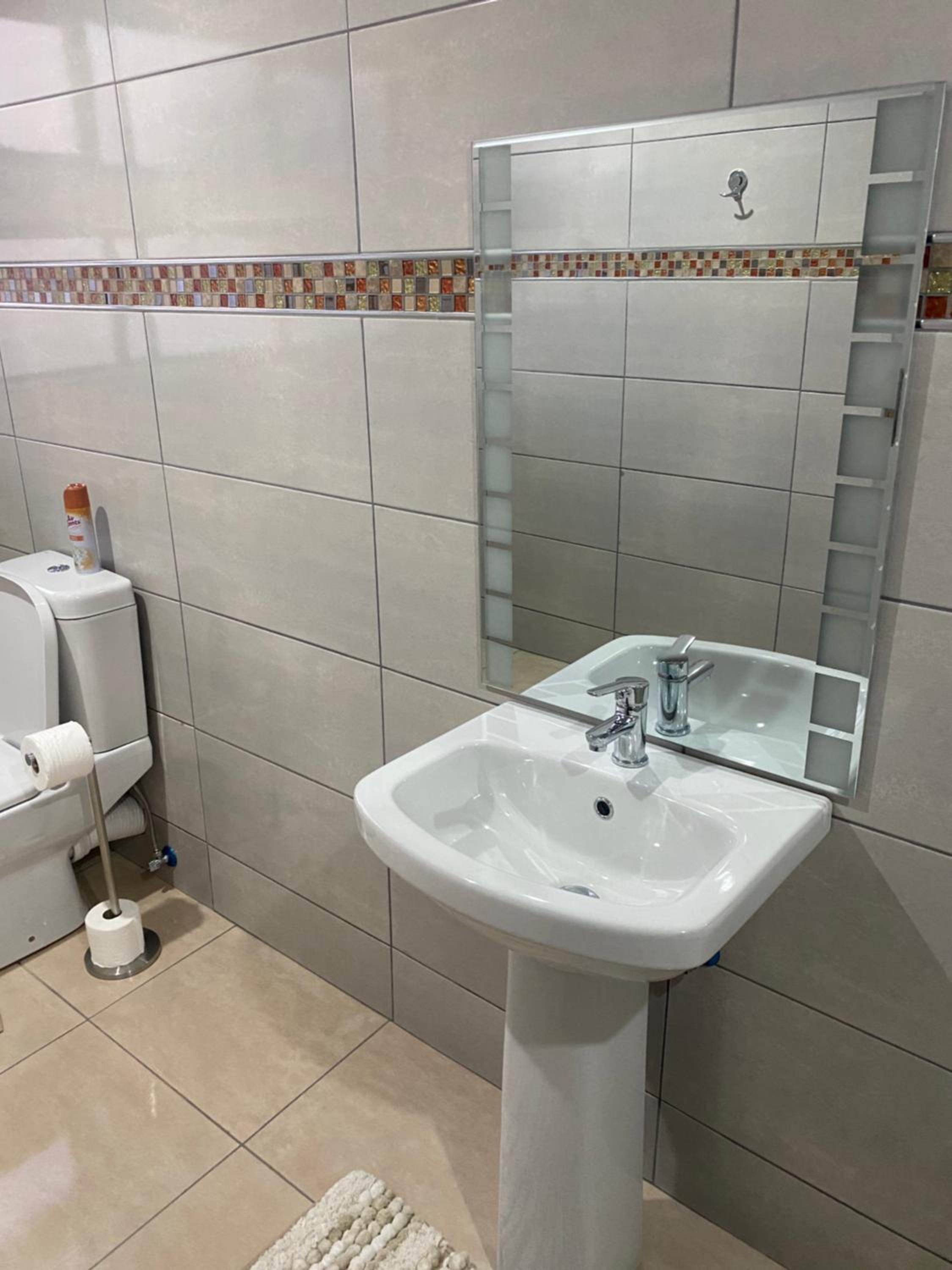 Deluxe Suite - Photo 6