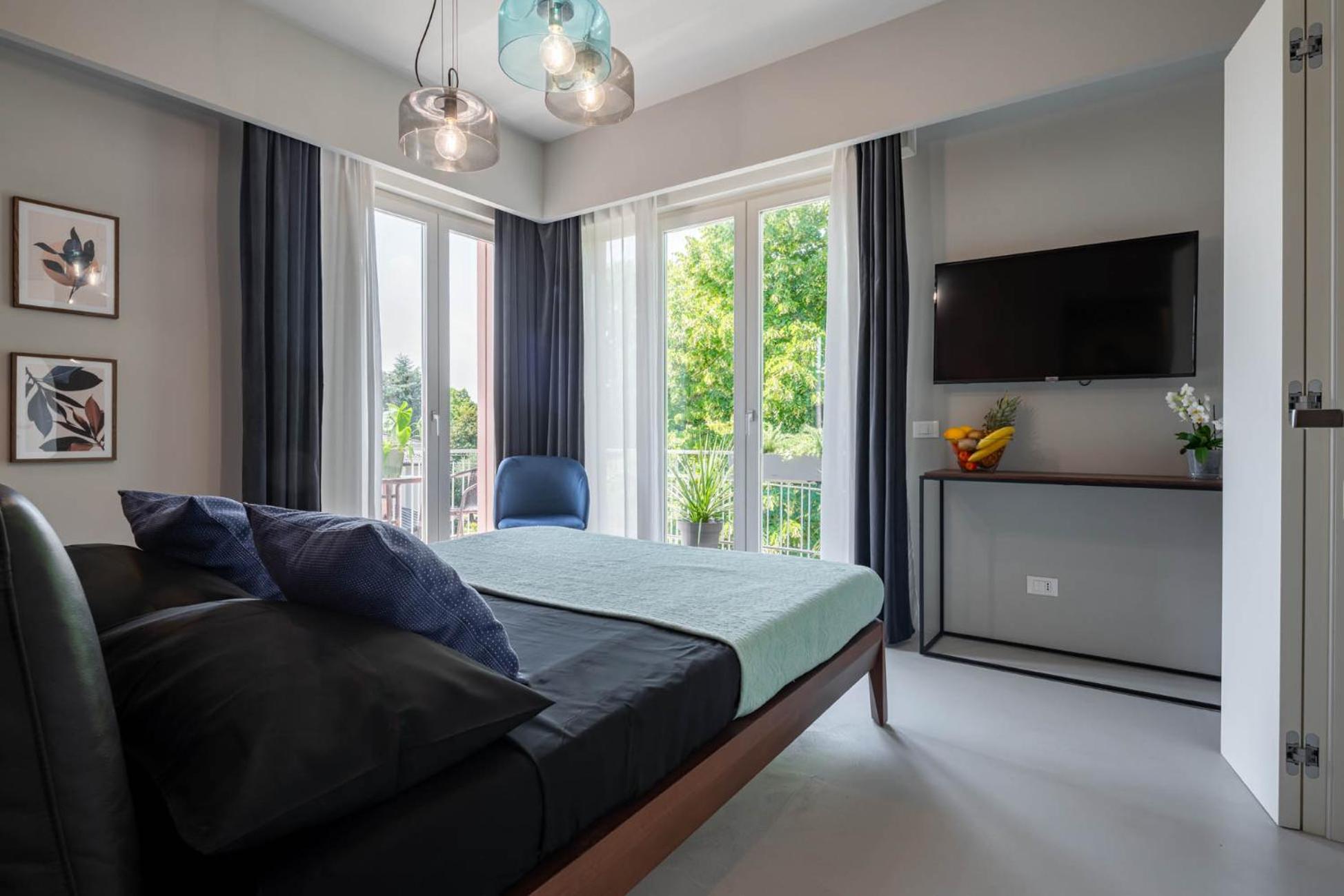 One-Bedroom Apartment - Photo 33