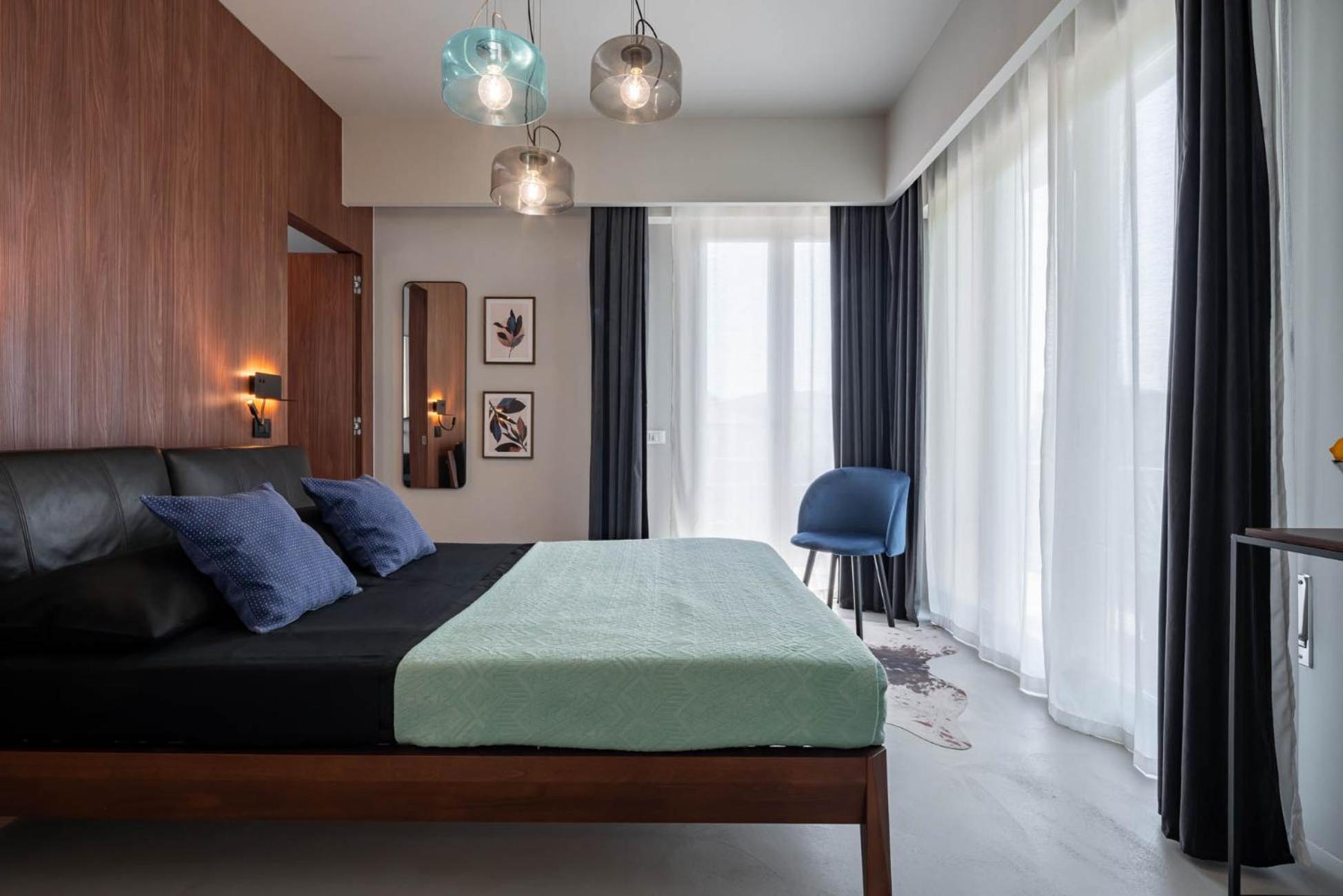 One-Bedroom Apartment - Photo 1
