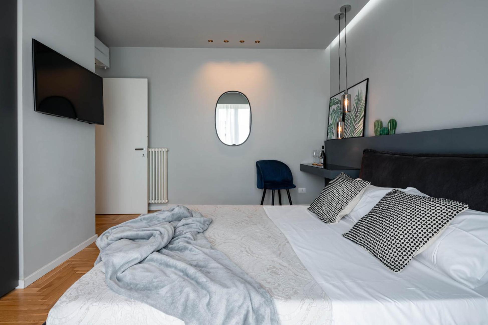 Two-Bedroom Apartment - Photo 16