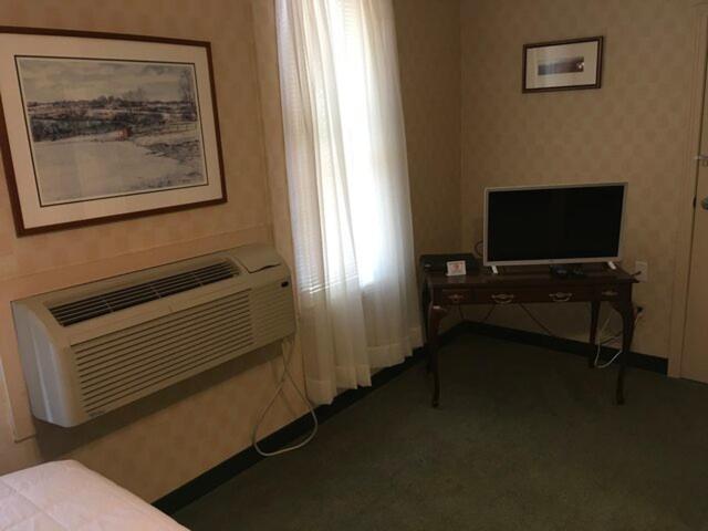 Queen Room