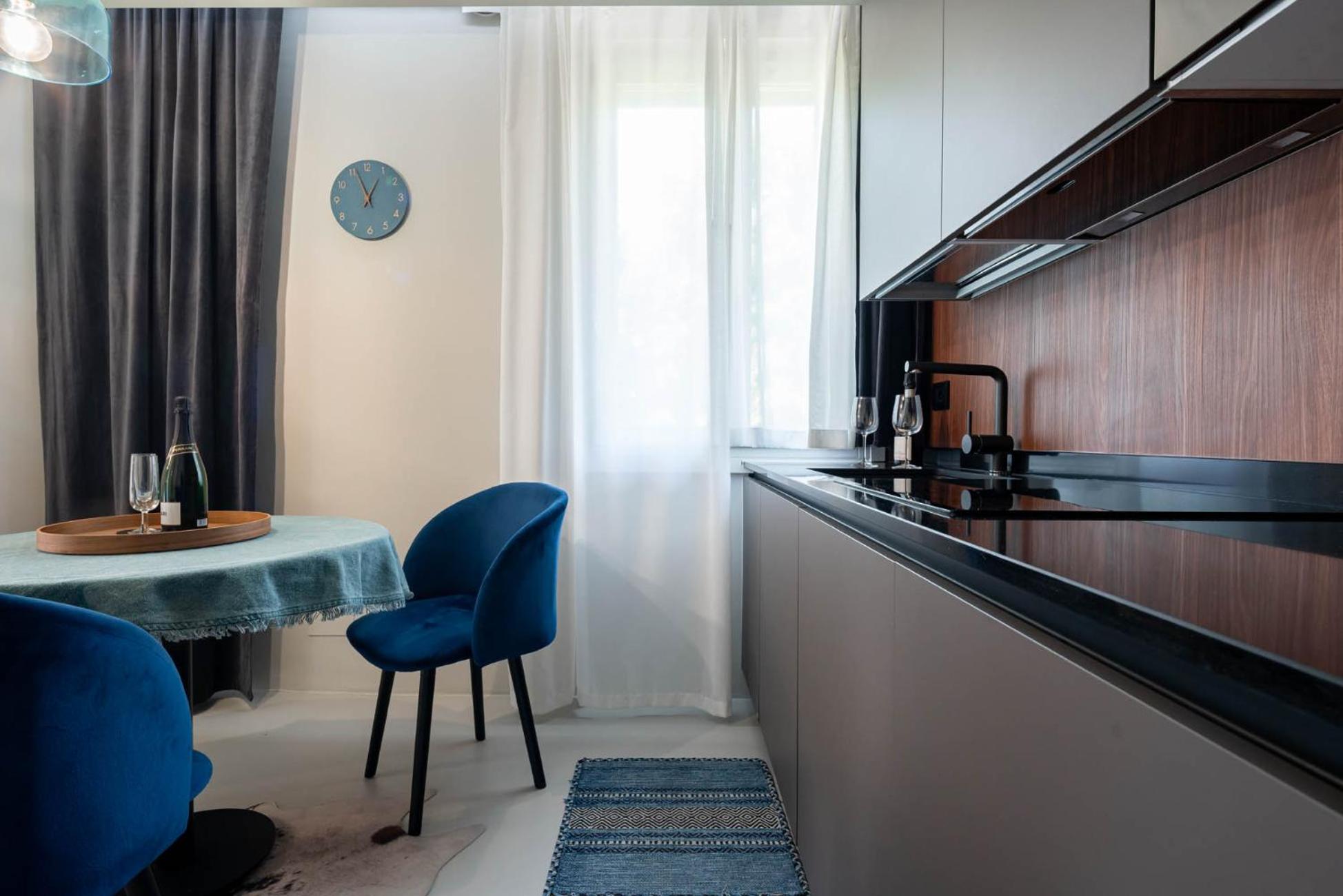 One-Bedroom Apartment - Photo 16
