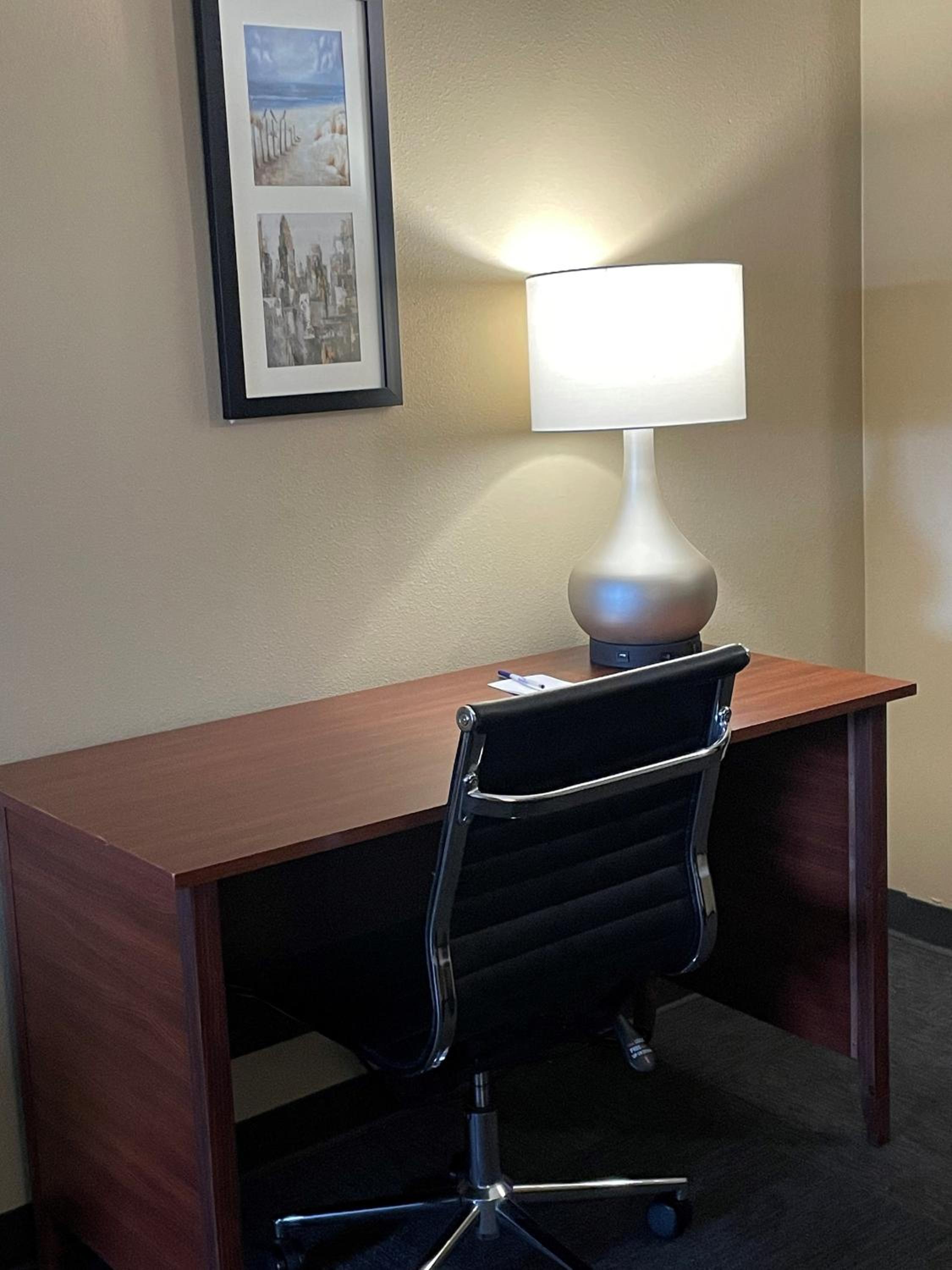 King Suite - Non-Smoking - Photo 1