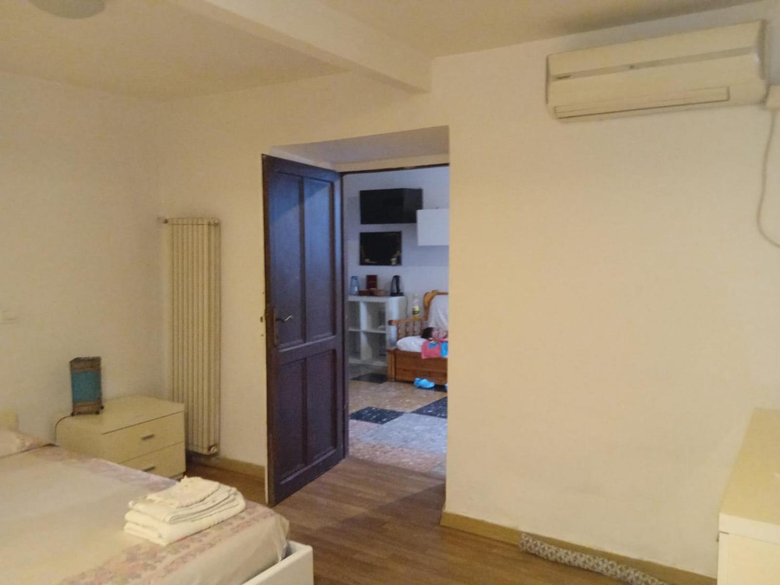 One-Bedroom Apartment - Photo 36