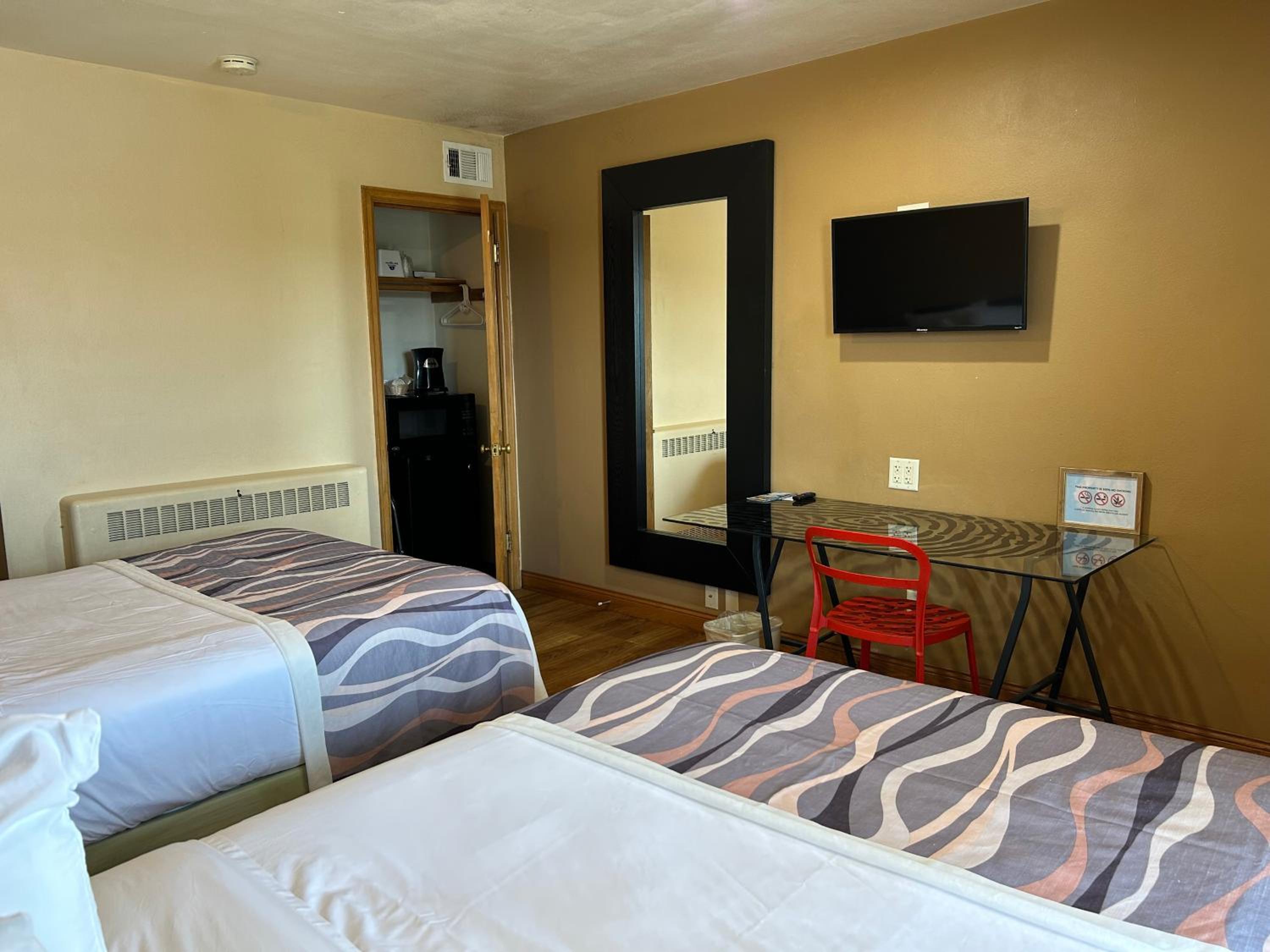 Double Room - Non-Smoking  - Photo 2