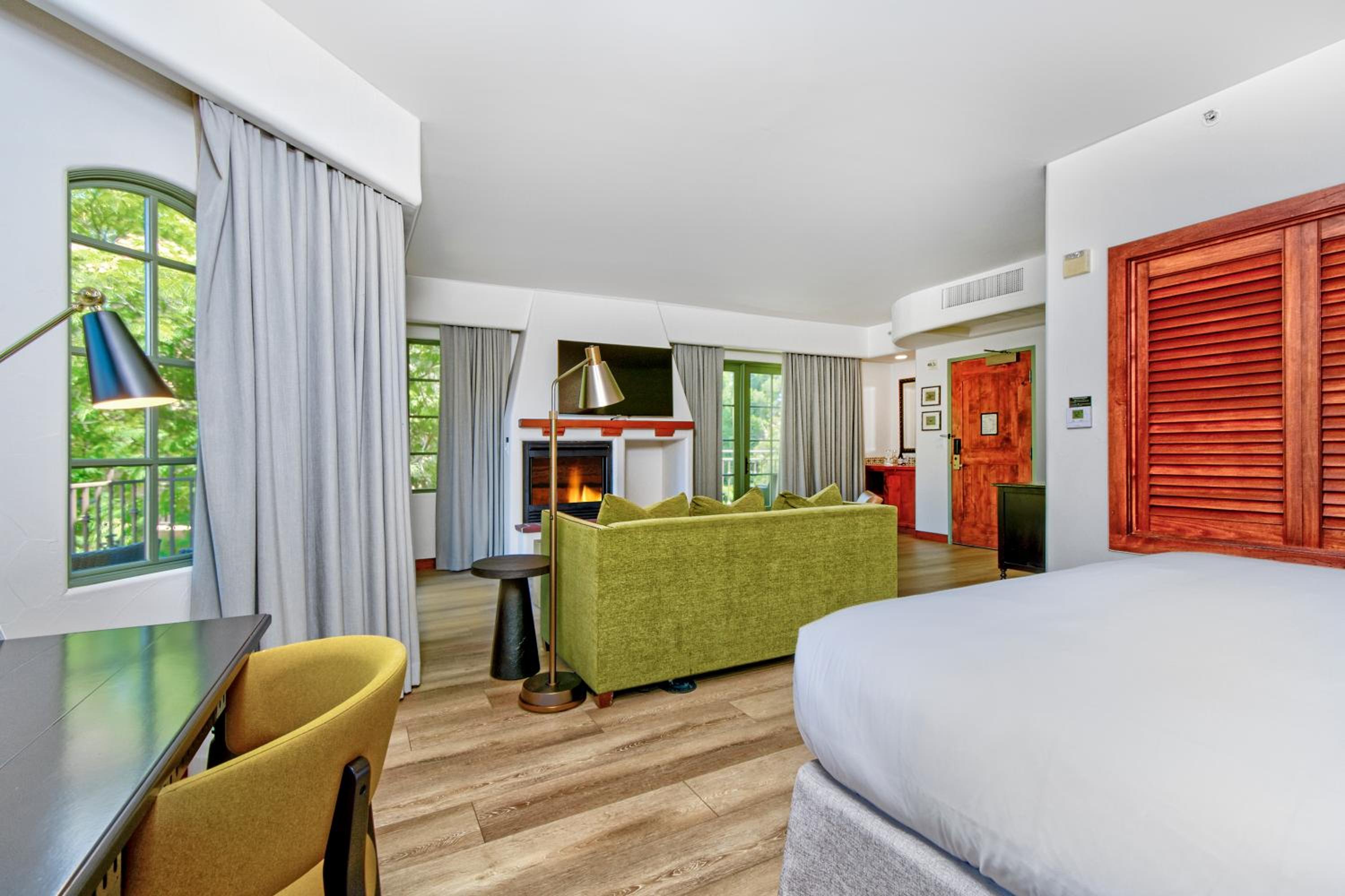 King Suite - Photo 4