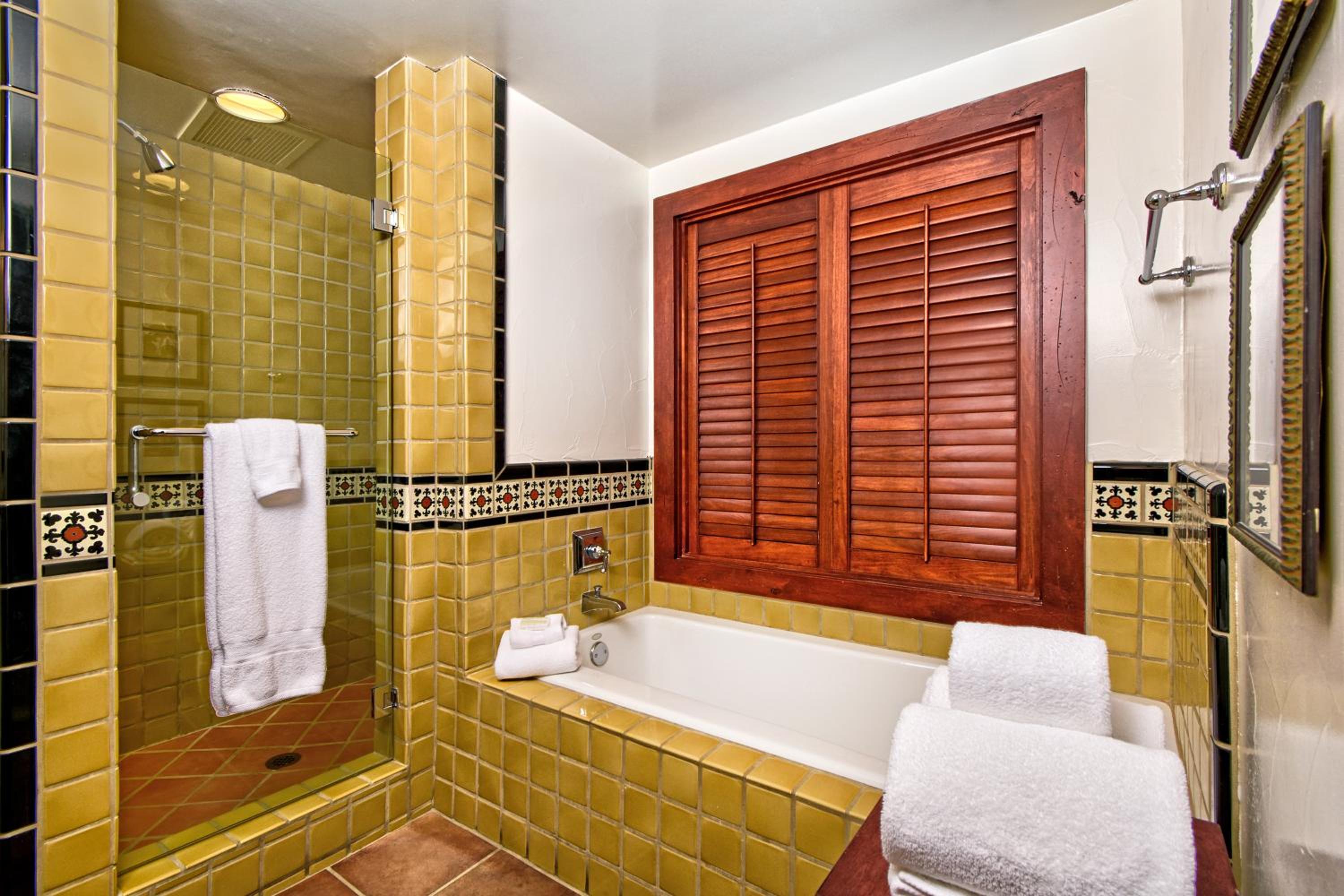 King Suite - Photo 3