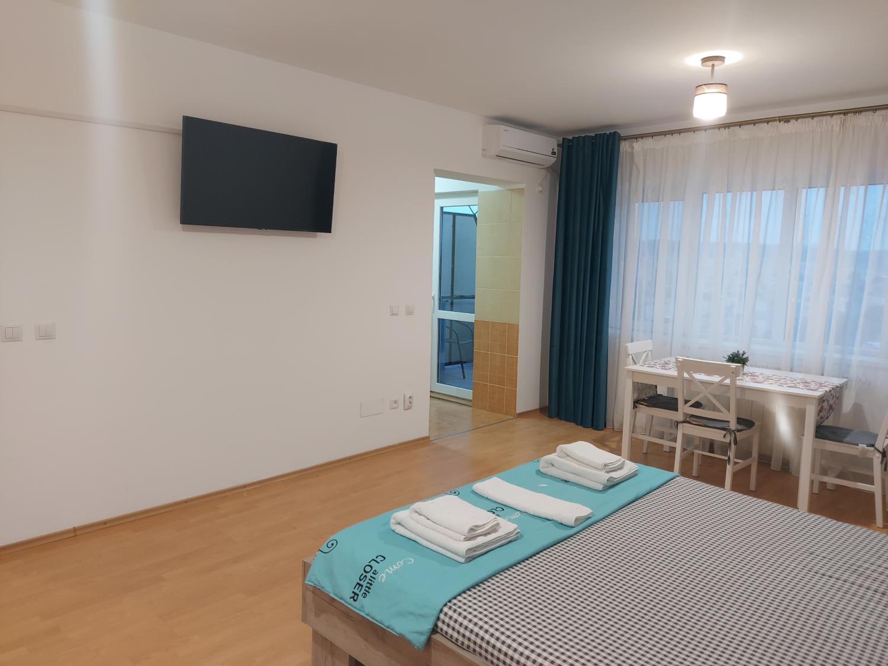 One-Bedroom Apartment - Photo 1