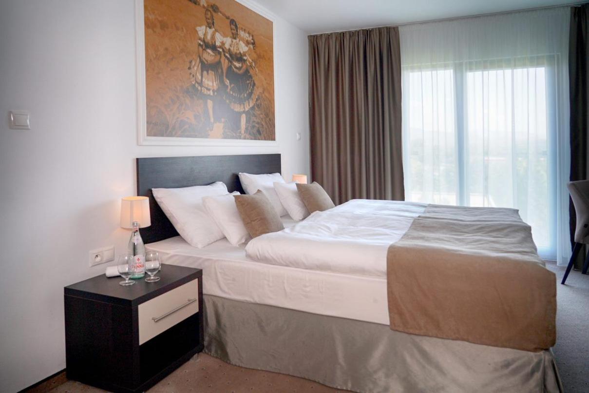 Deluxe Double or Twin Room - Photo 3