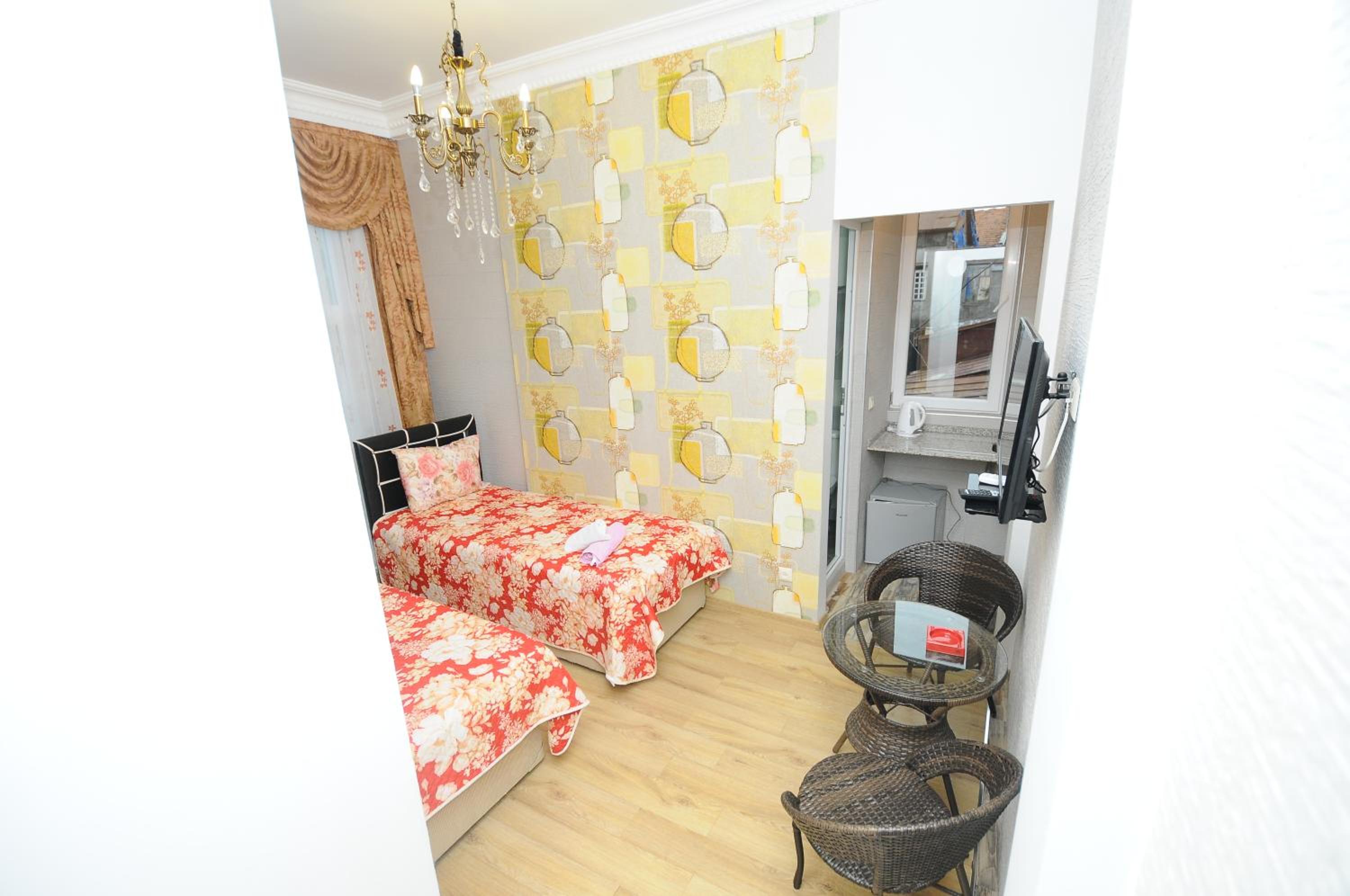 Standard Twin Room photo 3