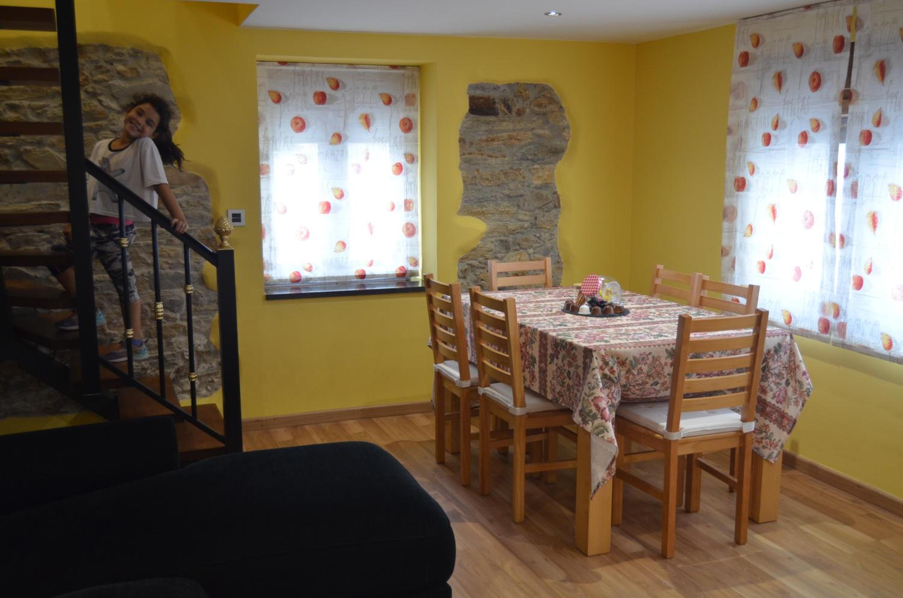 Apartment - Split Level photo 3
