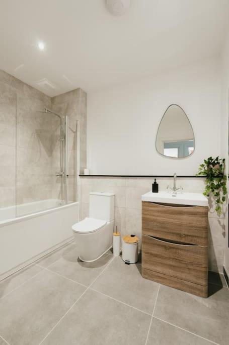 Three-Bedroom House photo 3