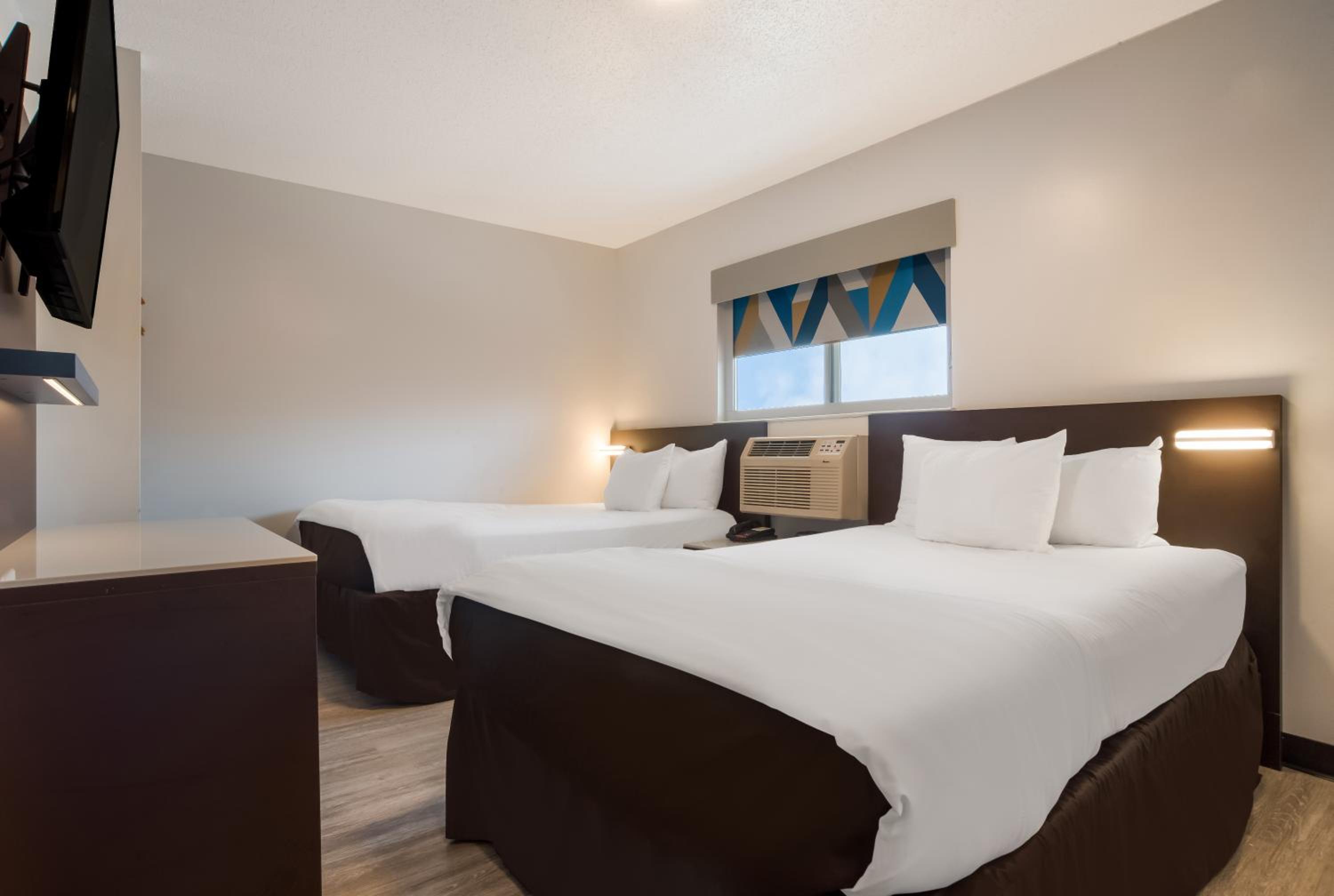 Double Room with Two Double Beds - Non-Smoking - Photo 7