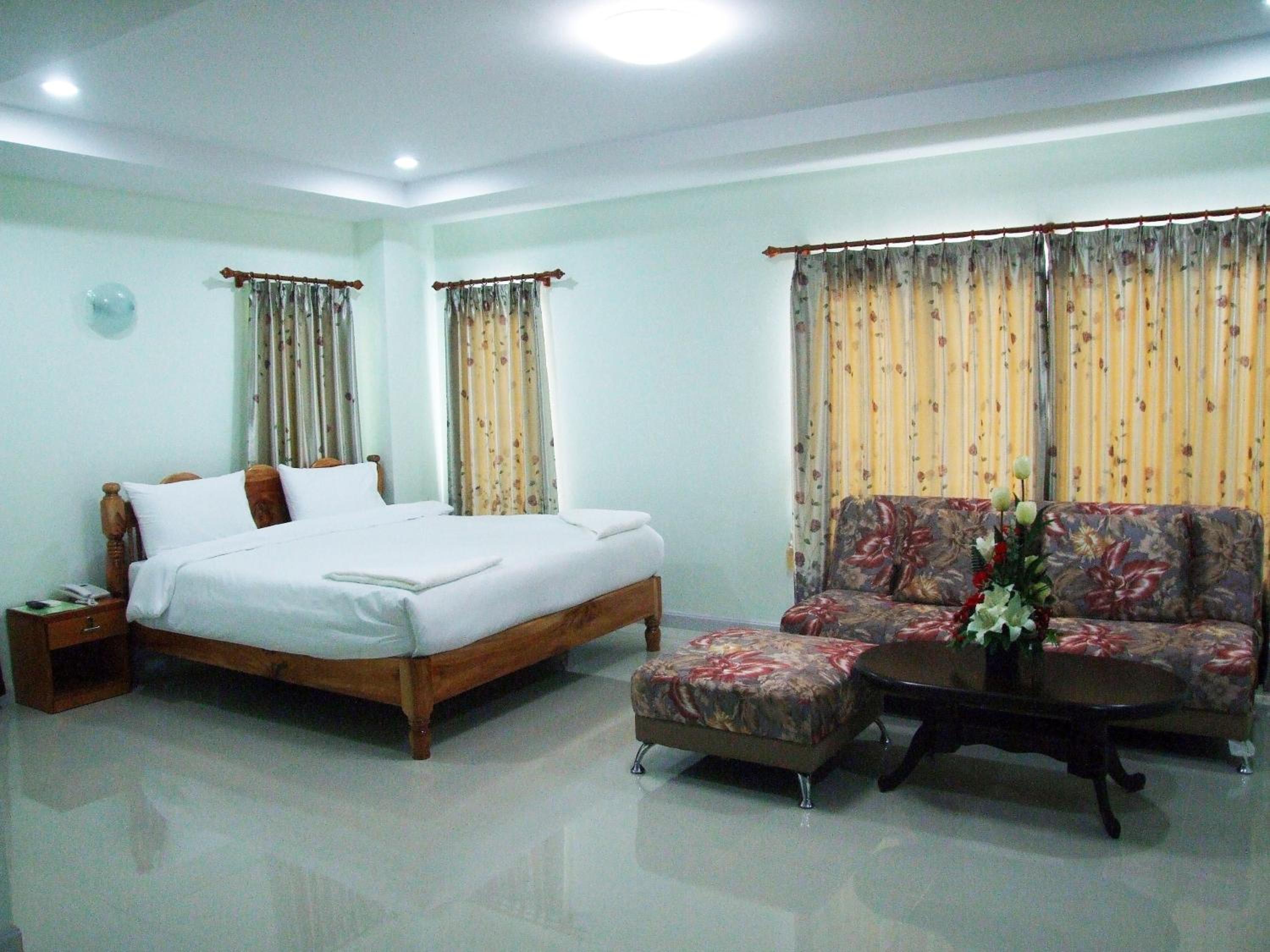 Large Double Room photo 3