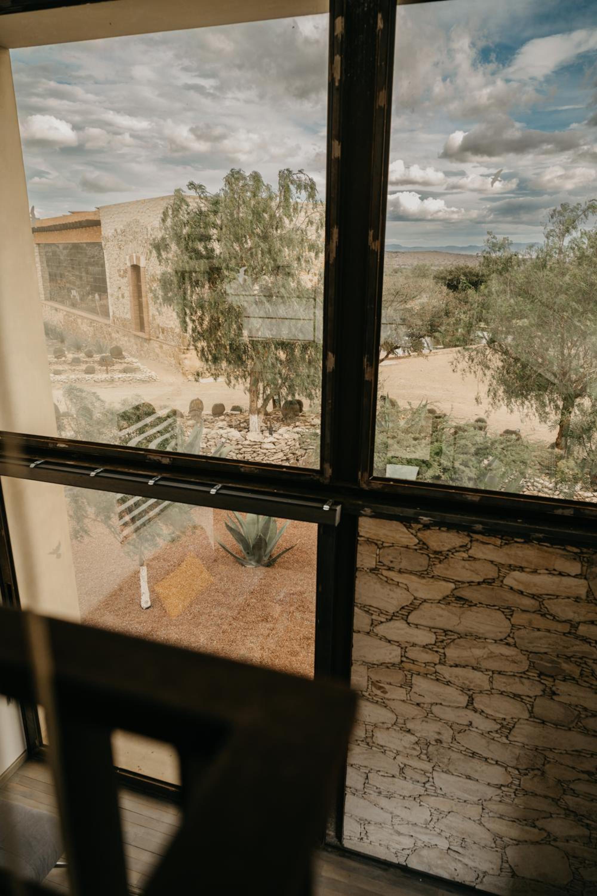 Studio - Split Level - Photo 8
