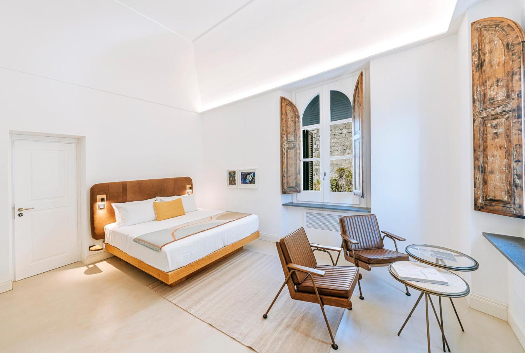 Deluxe Double Room with Side Sea View