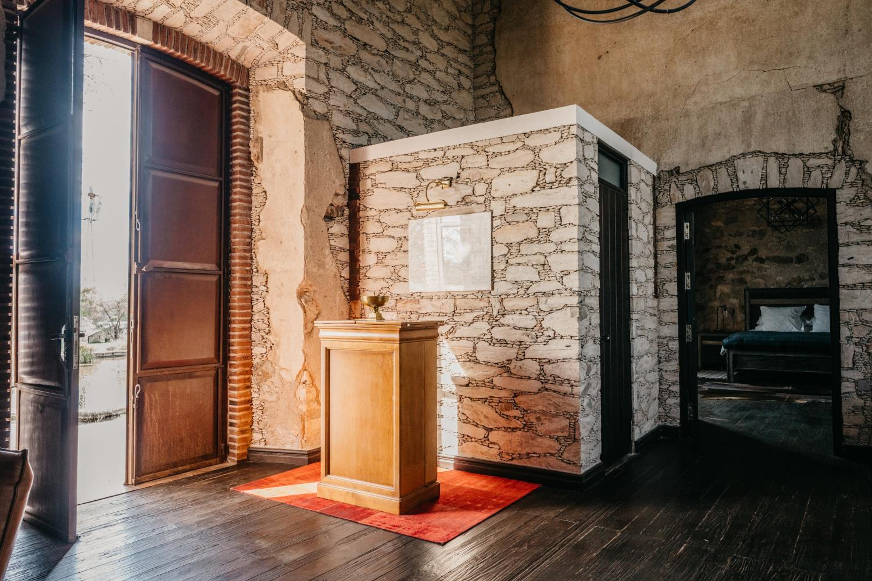 Deluxe King Suite - Photo 40