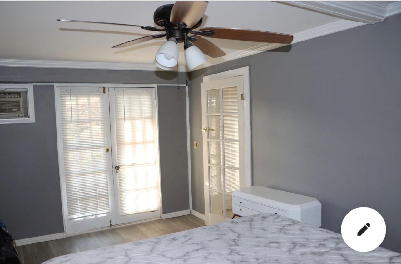 Family Room with Private Bathroom photo 1