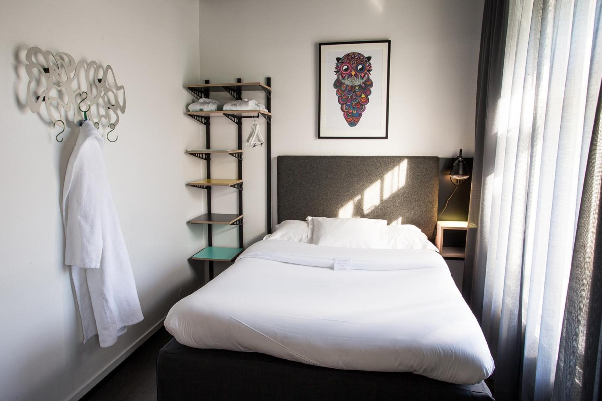 Large Single Room (55 in bed) - Photo 1