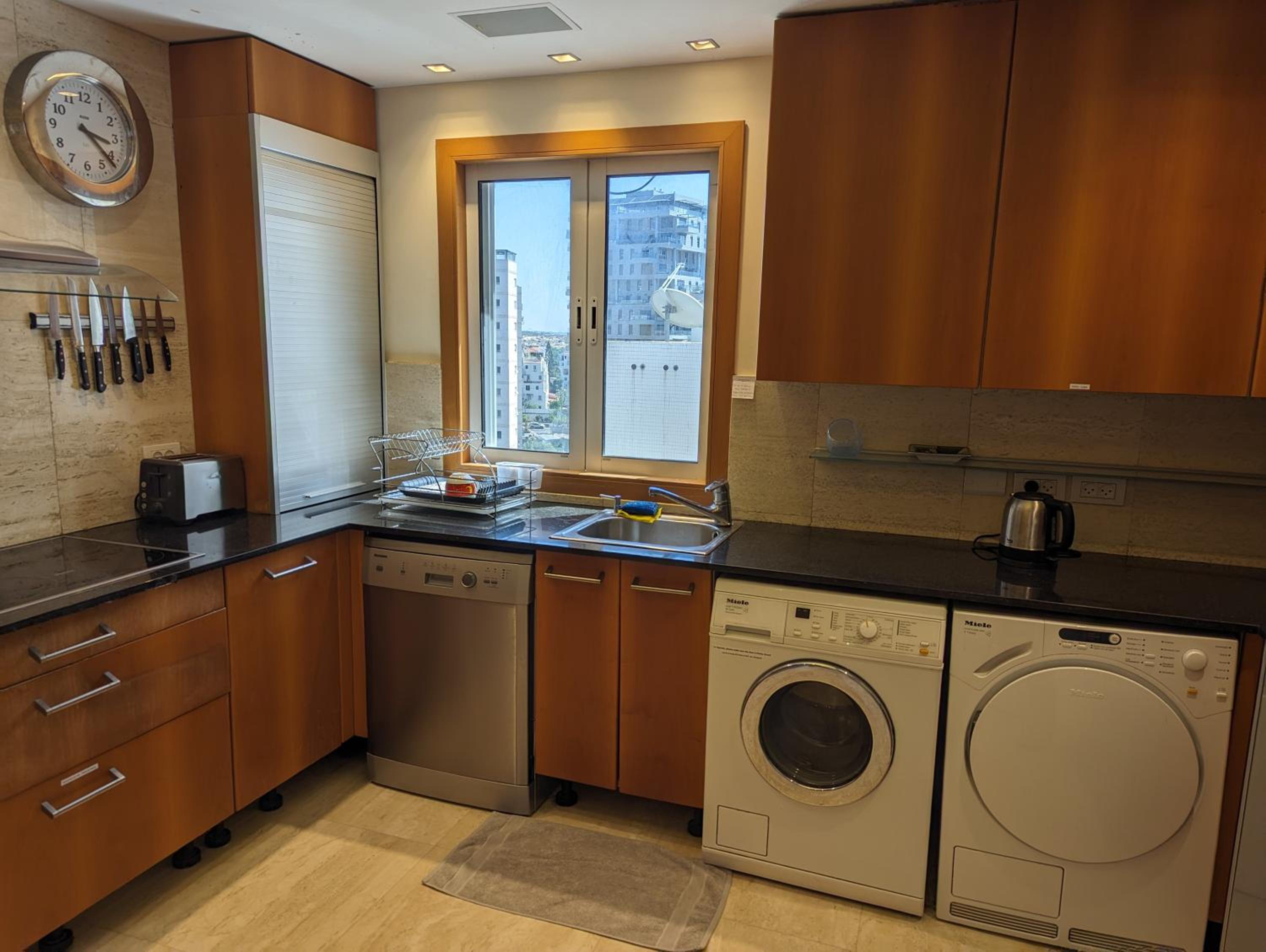 Apartment photo 3