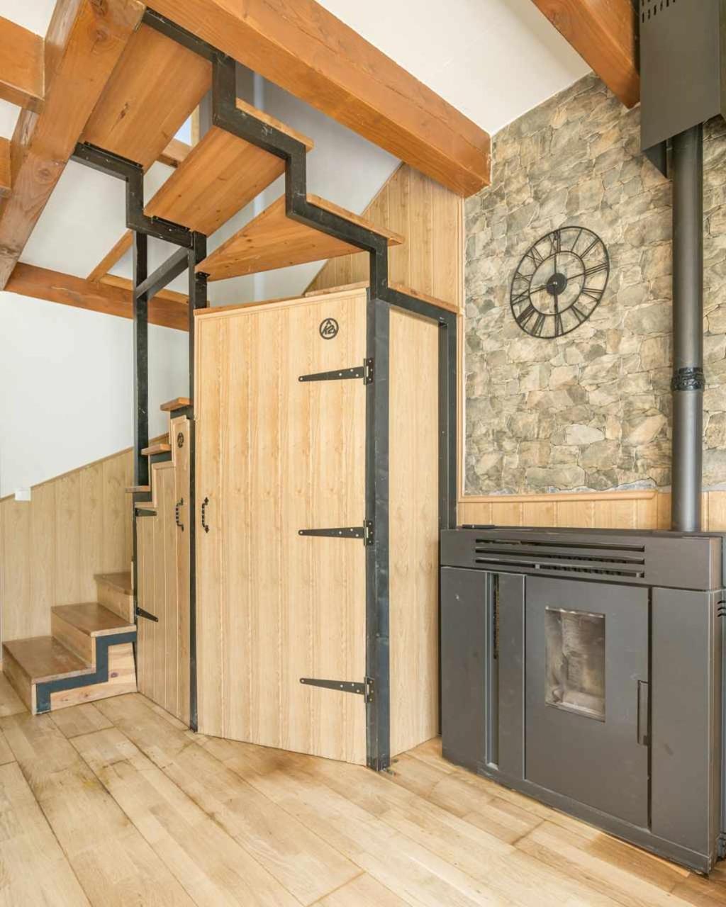 Two-Bedroom House photo 2