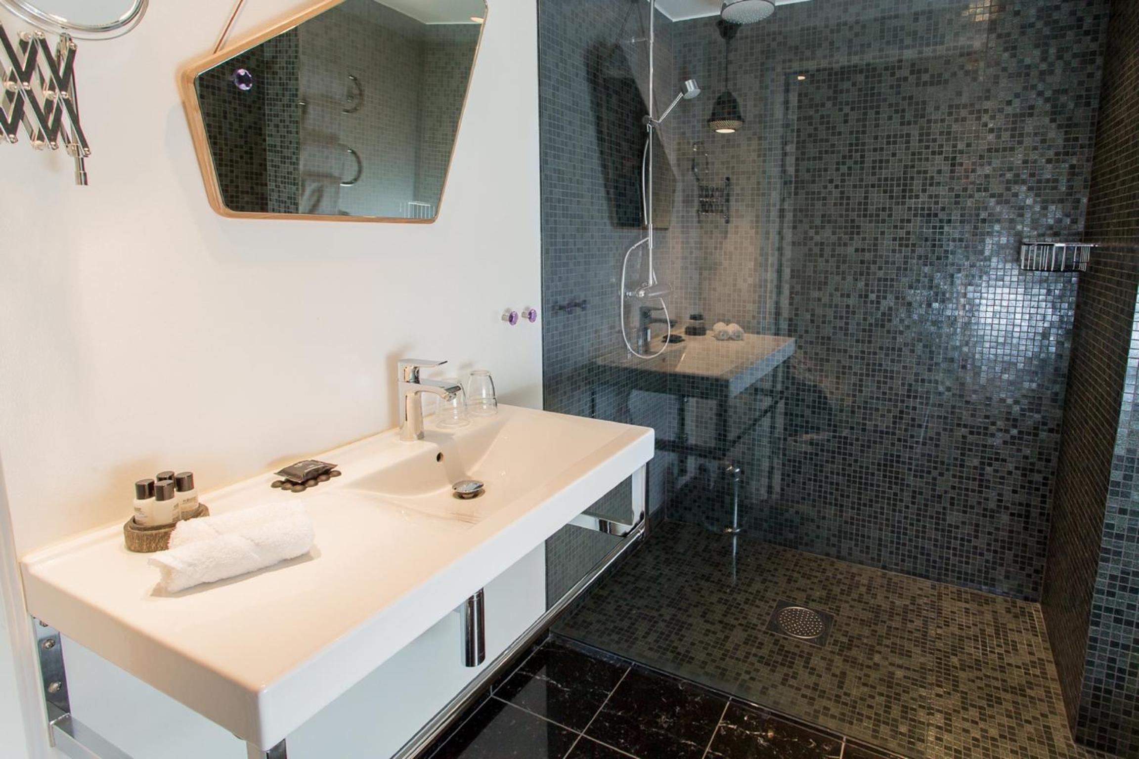 Double Room - Photo 2