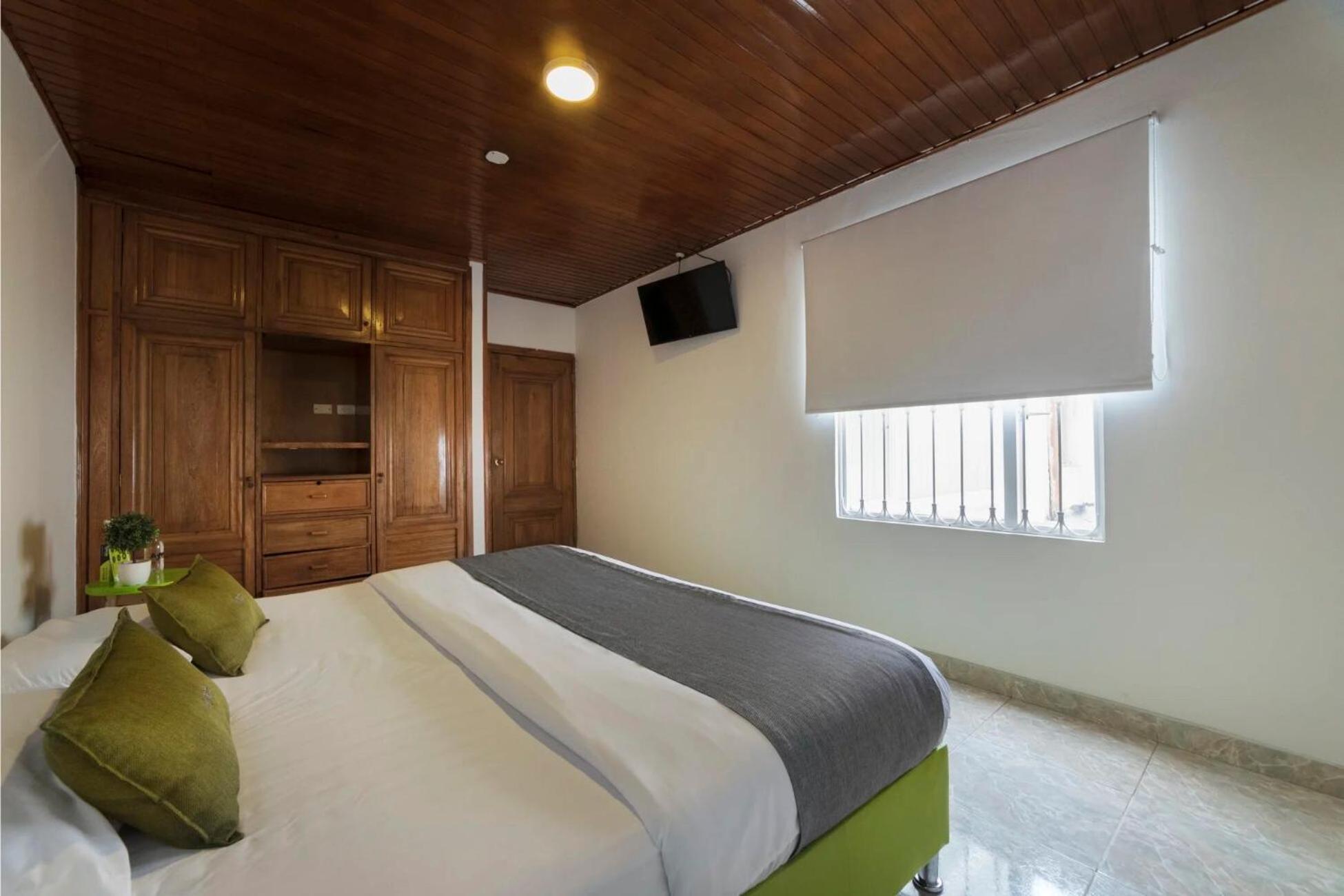 Double Room - Photo 6