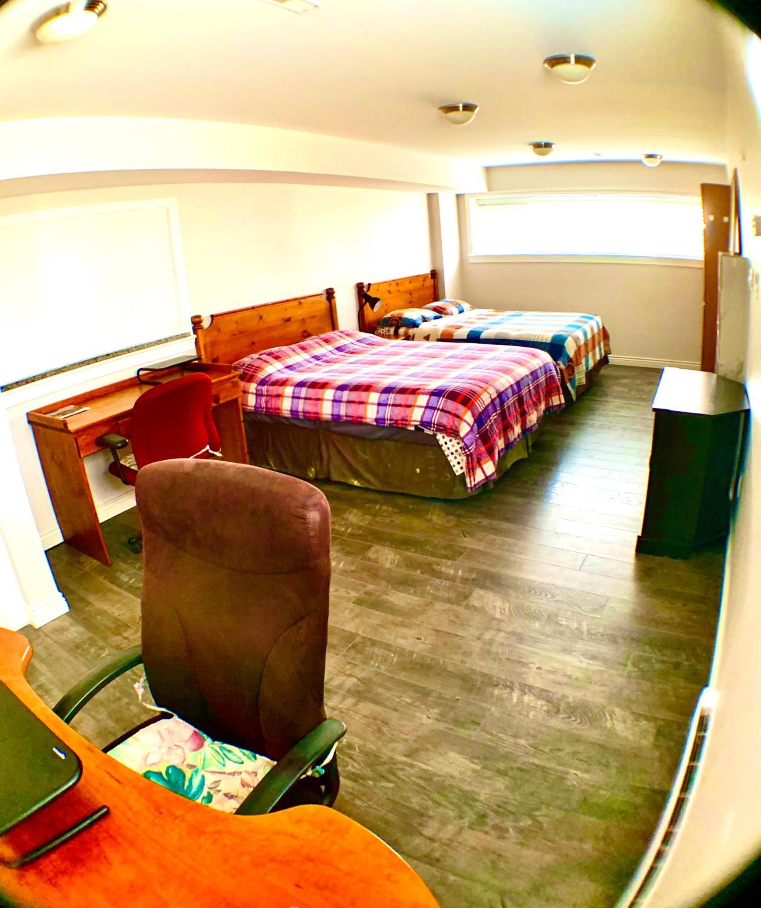 Family Room With Shared Bathroom photo 2