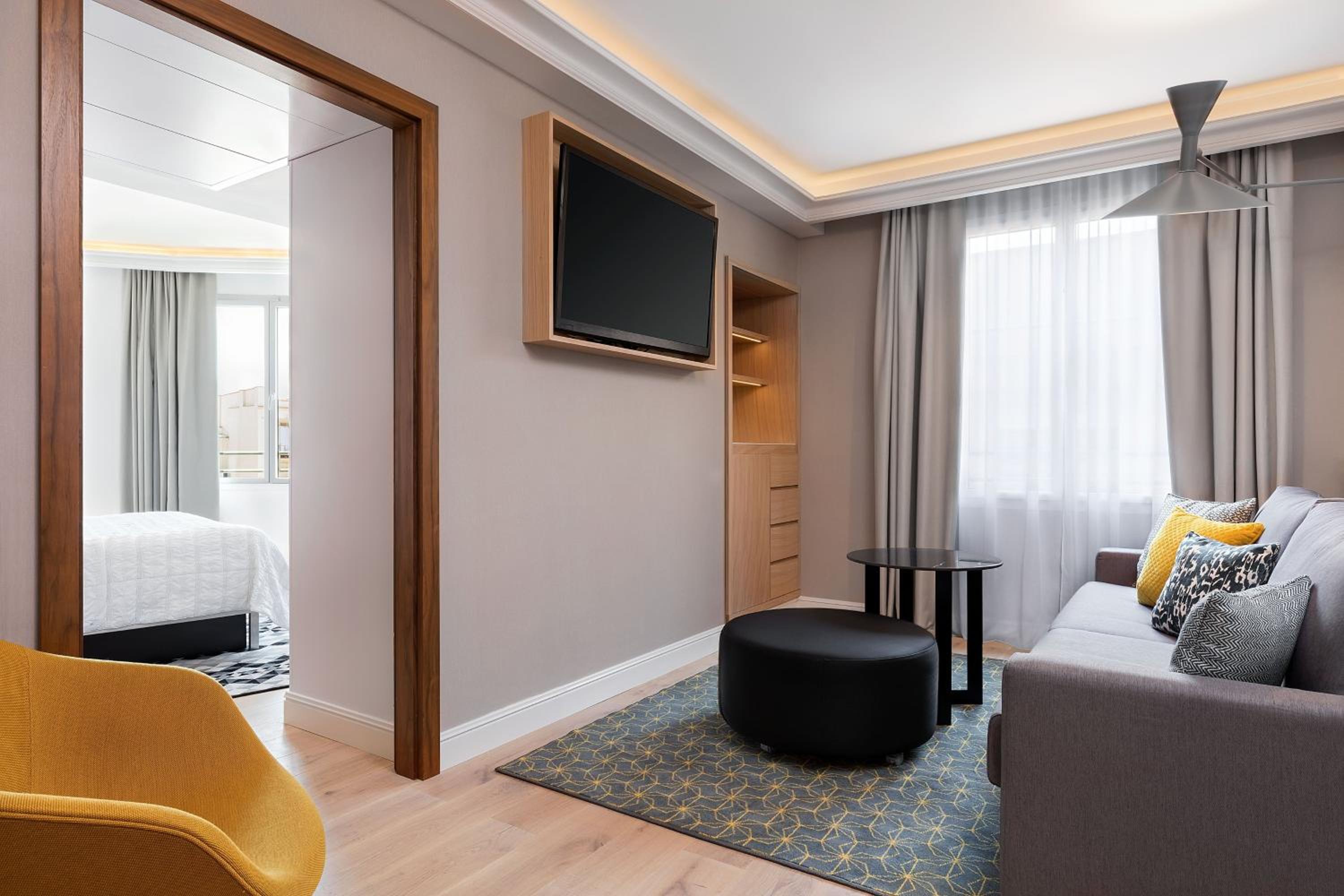 Prestige King Suite