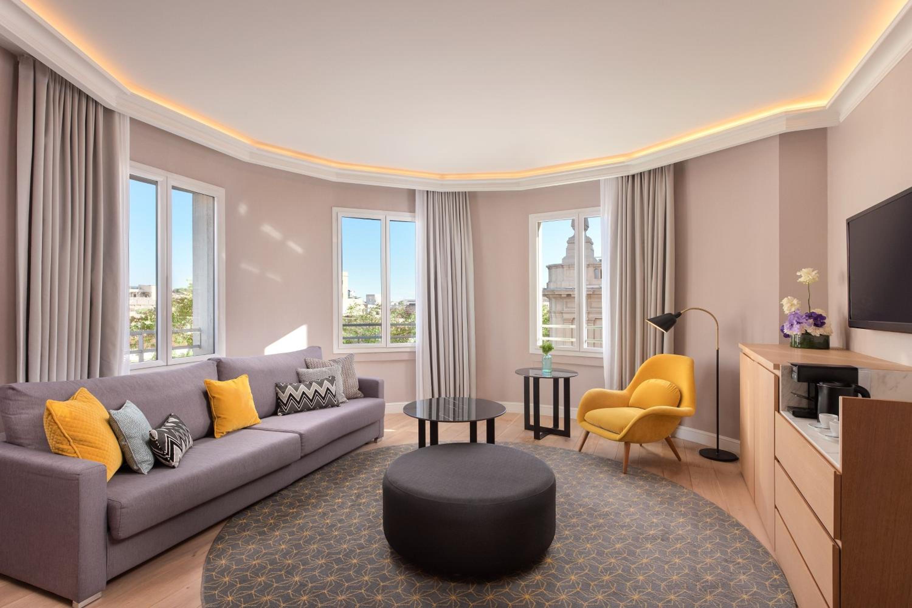 Corner King Suite