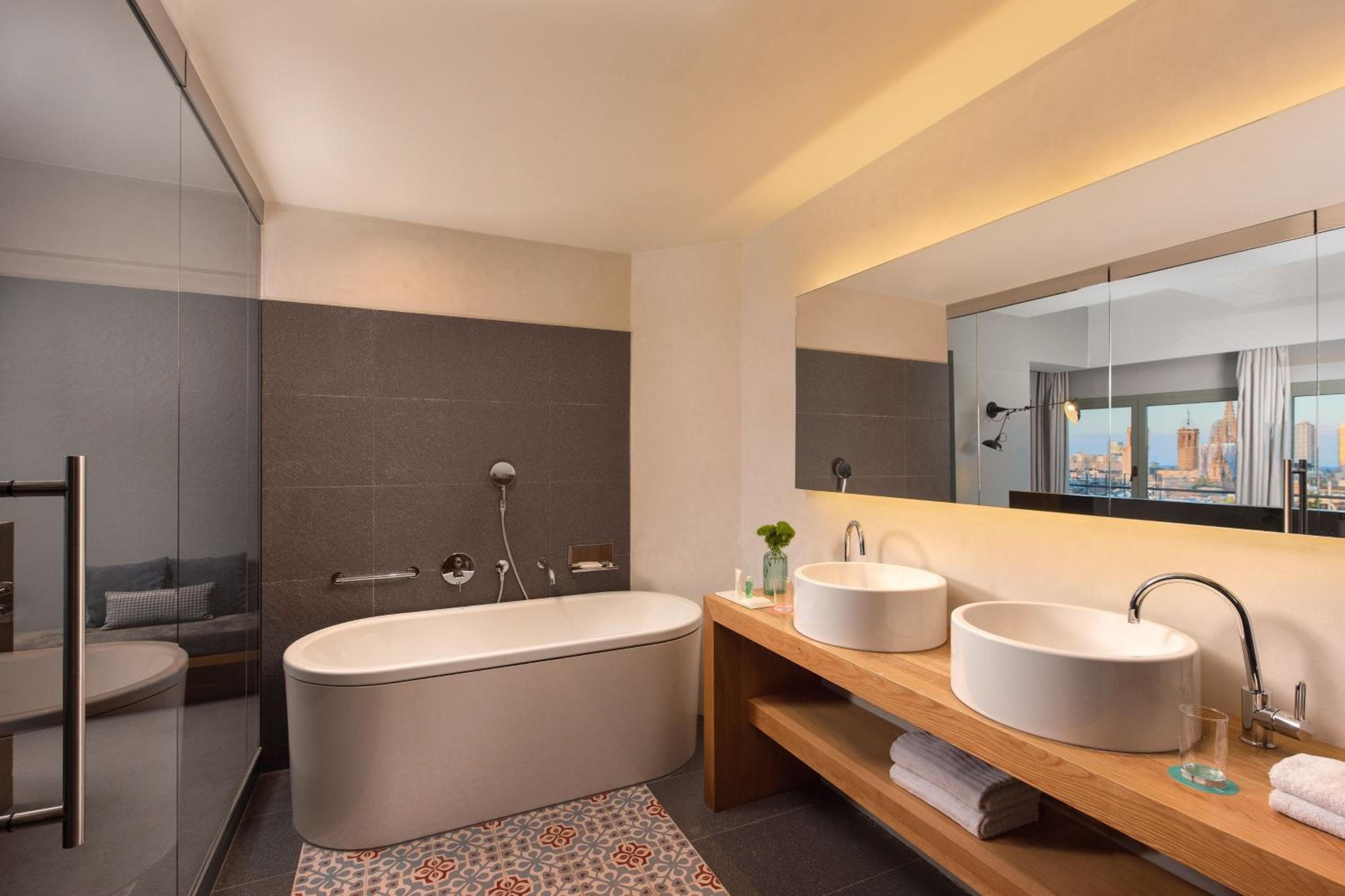 Panoramic Penthouse Suite