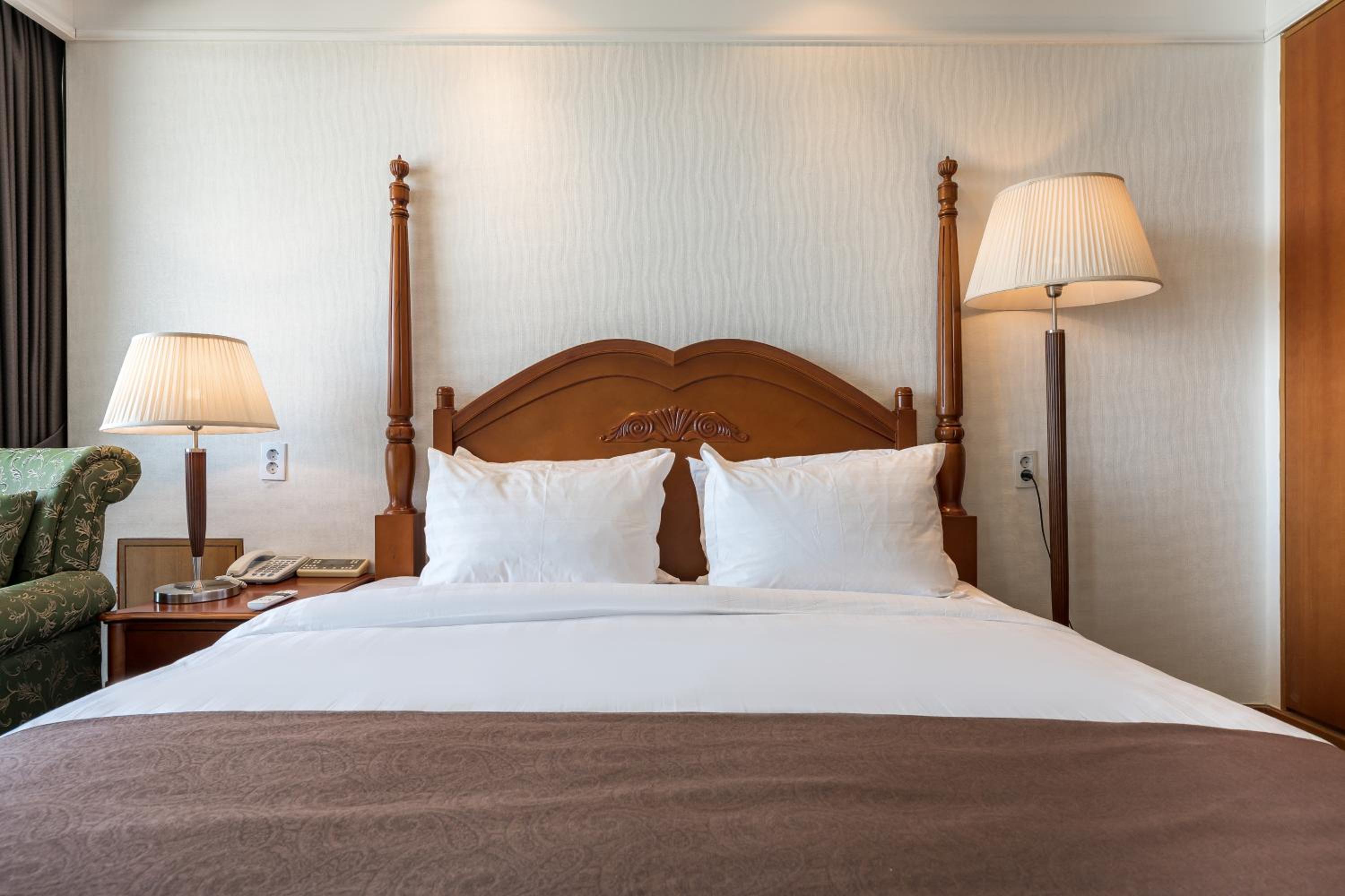 Superior Suite - Photo 2