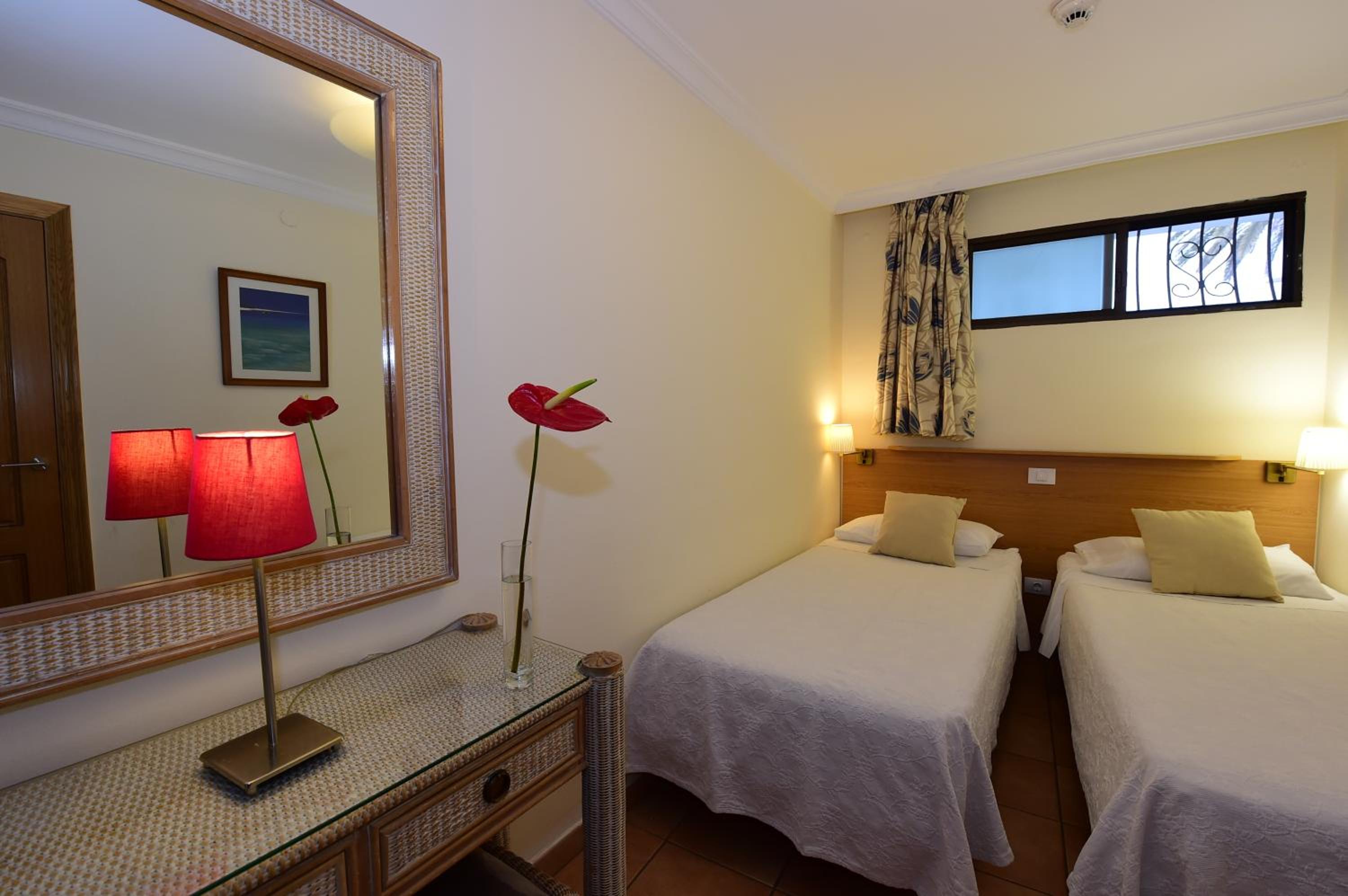 Apartamento de una habitación con balcón