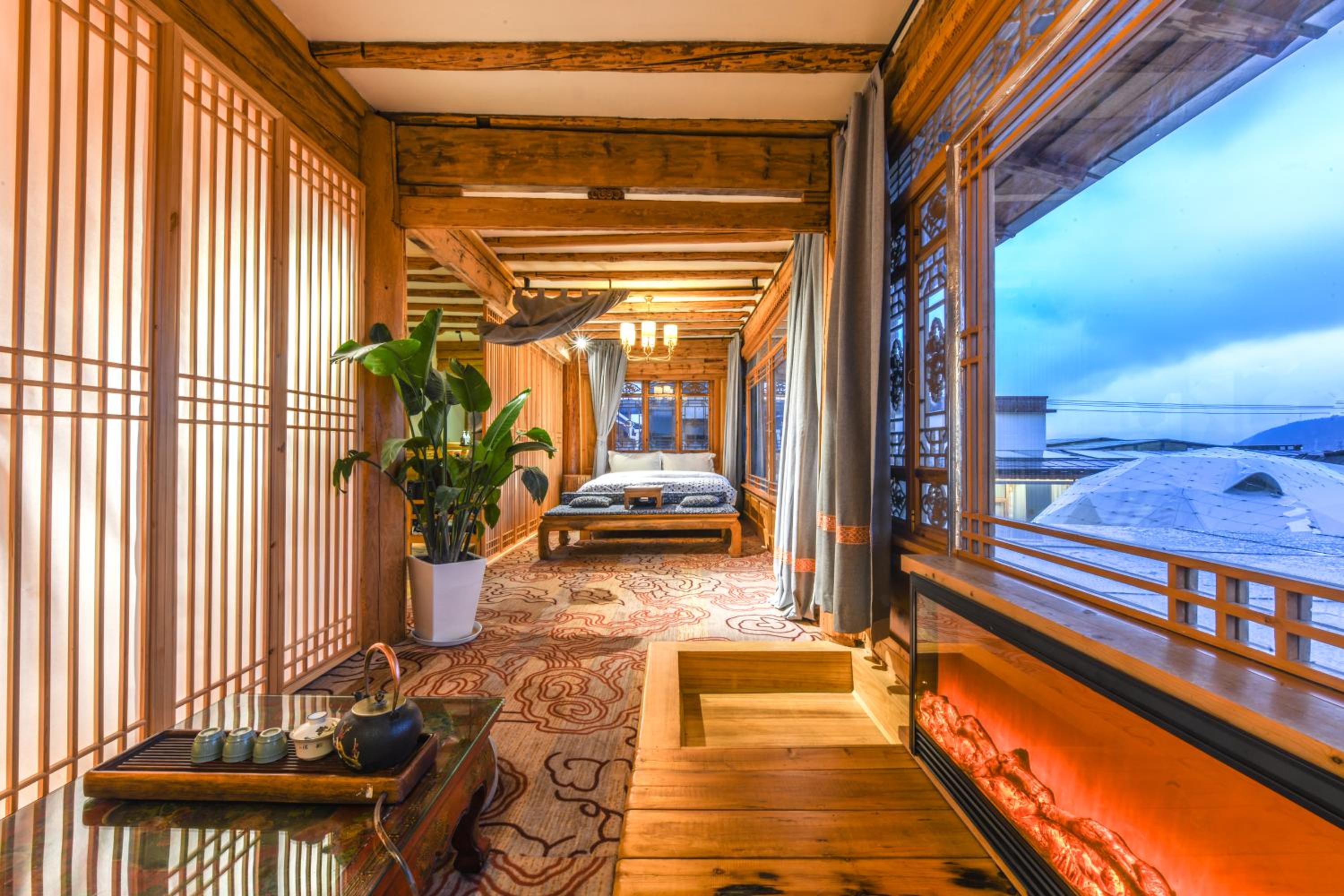 Deluxe Family Suite photo 2