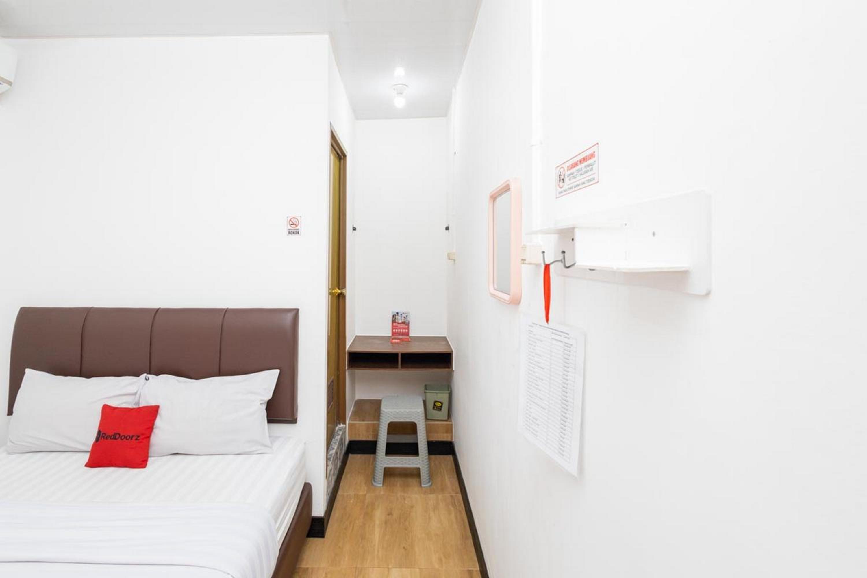 Standard Double Room - Photo 15