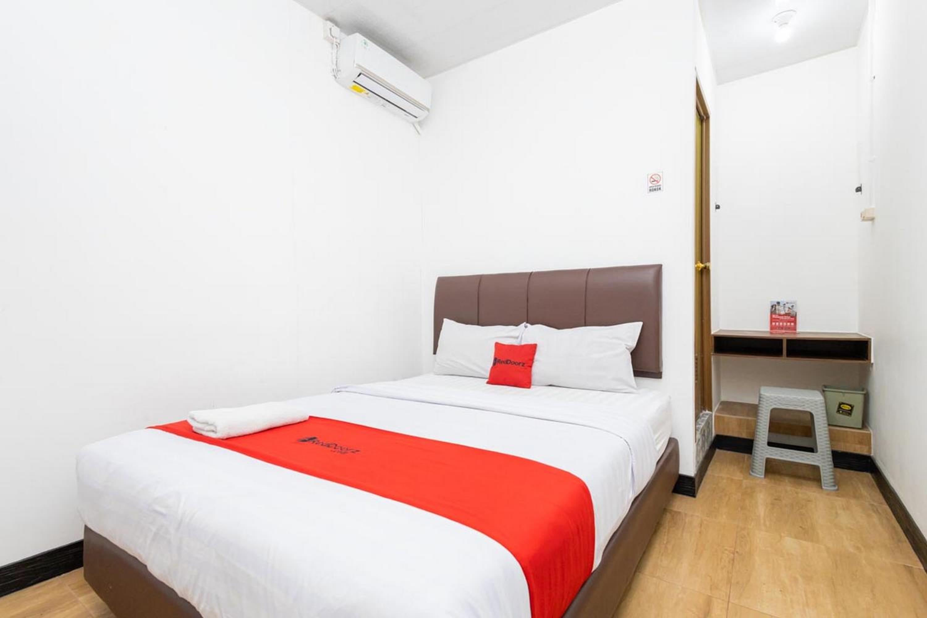 Standard Double Room - Photo 19