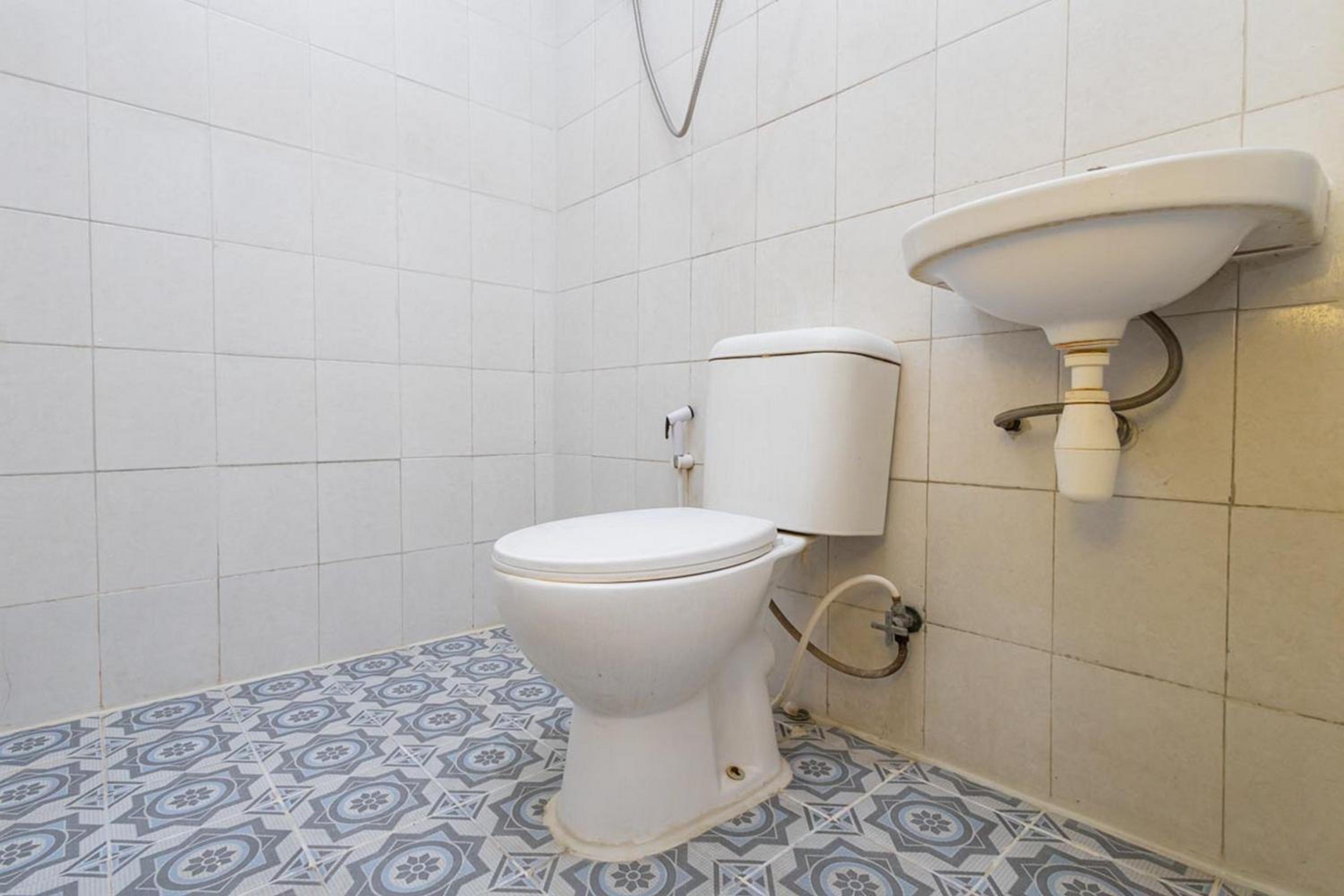 Standard Double Room - Photo 7