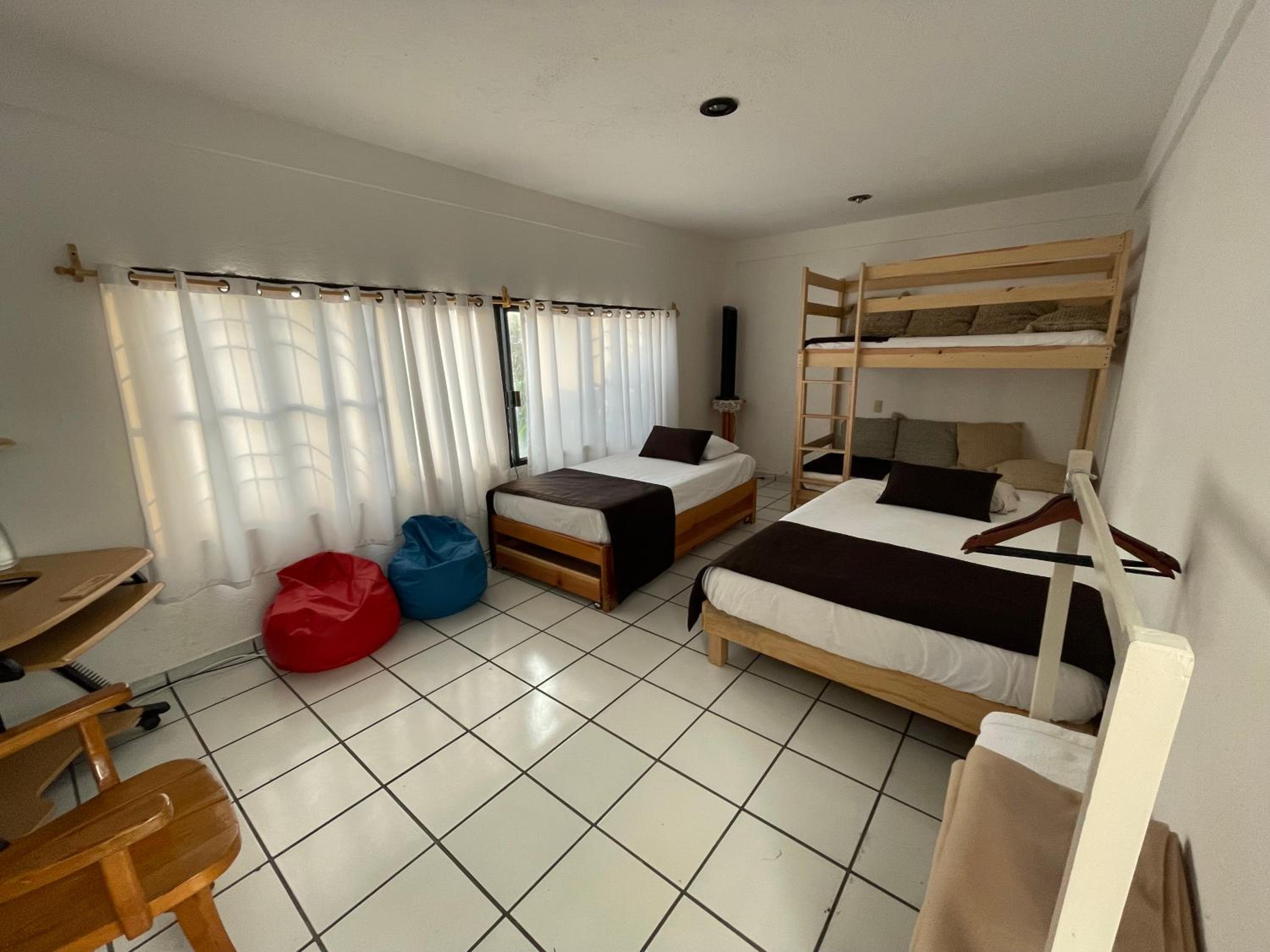 Quadruple Room with Private External Bathroom photo 3