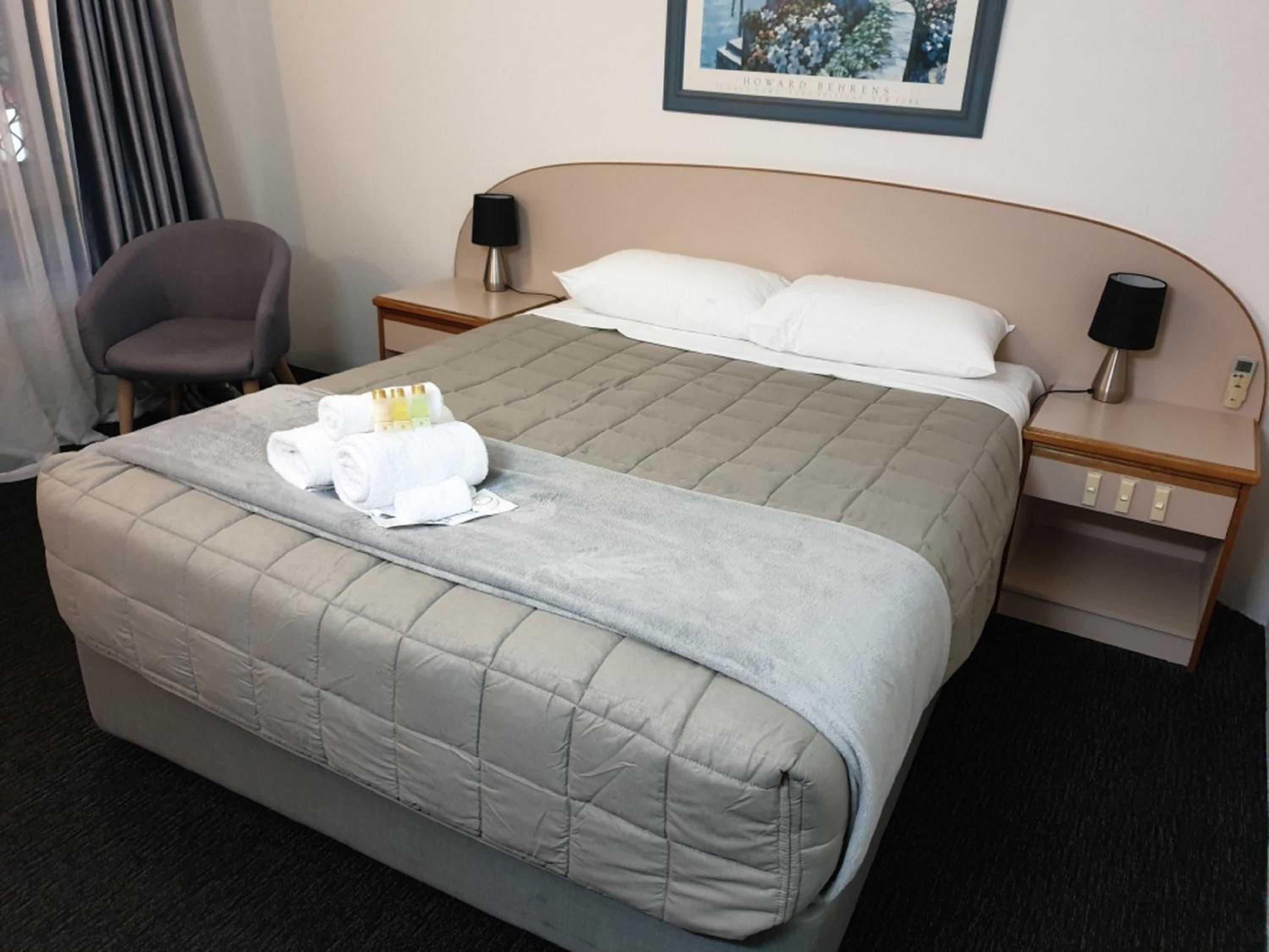 Standard Queen Room
