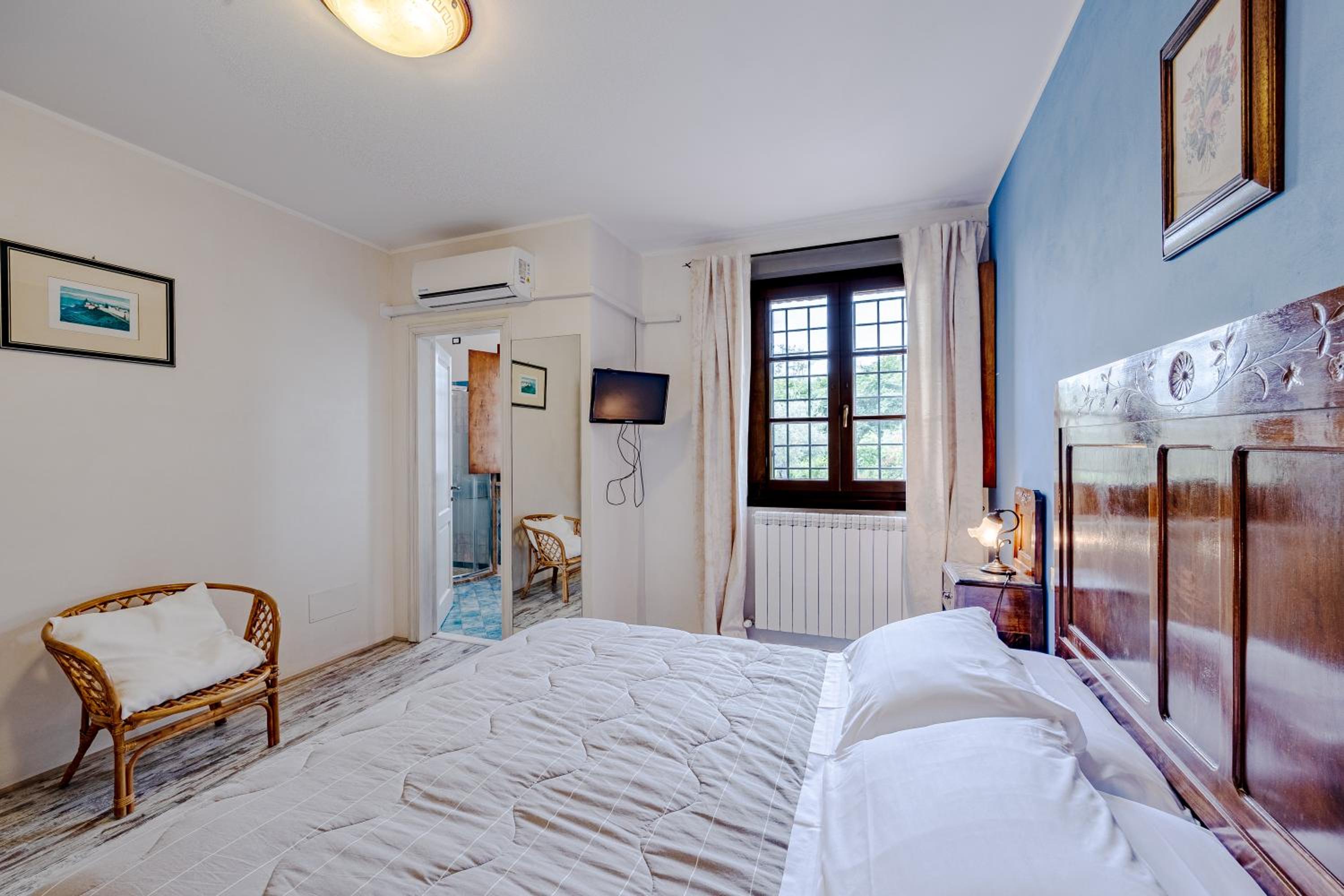 Villa photo 1