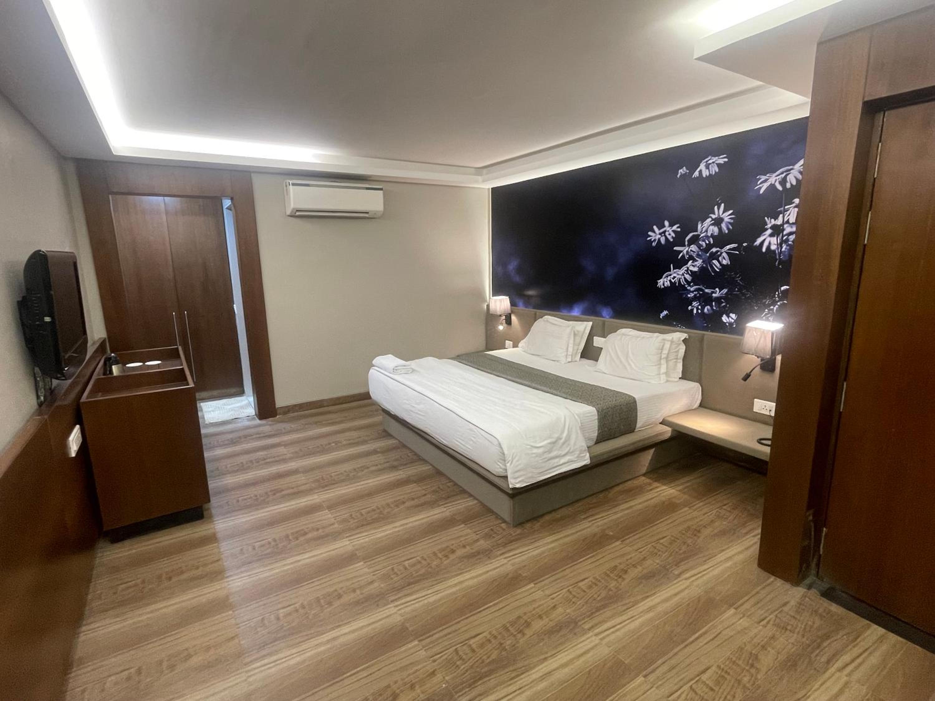 Double Room with Pool View