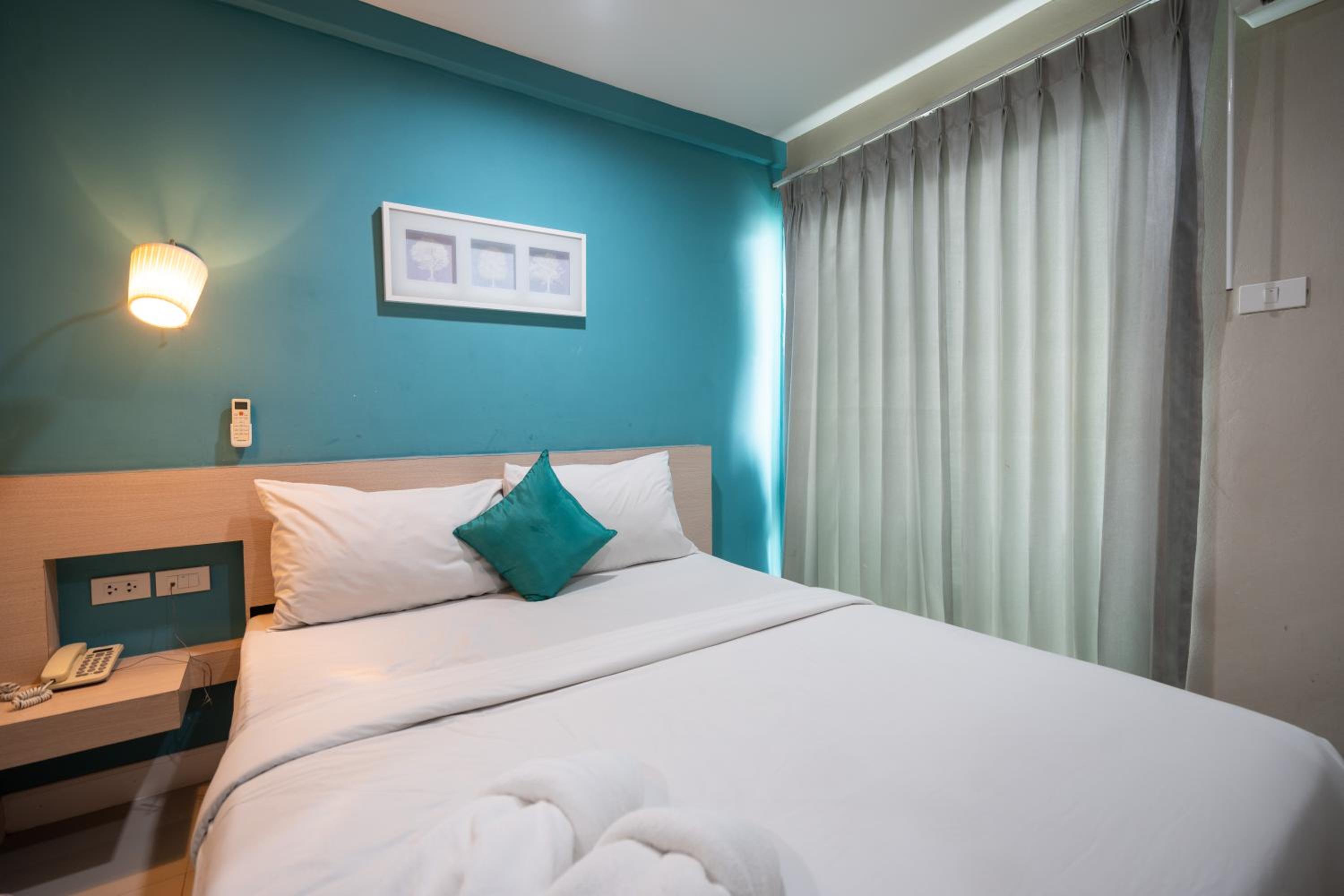 Standard Double Room - Photo 7