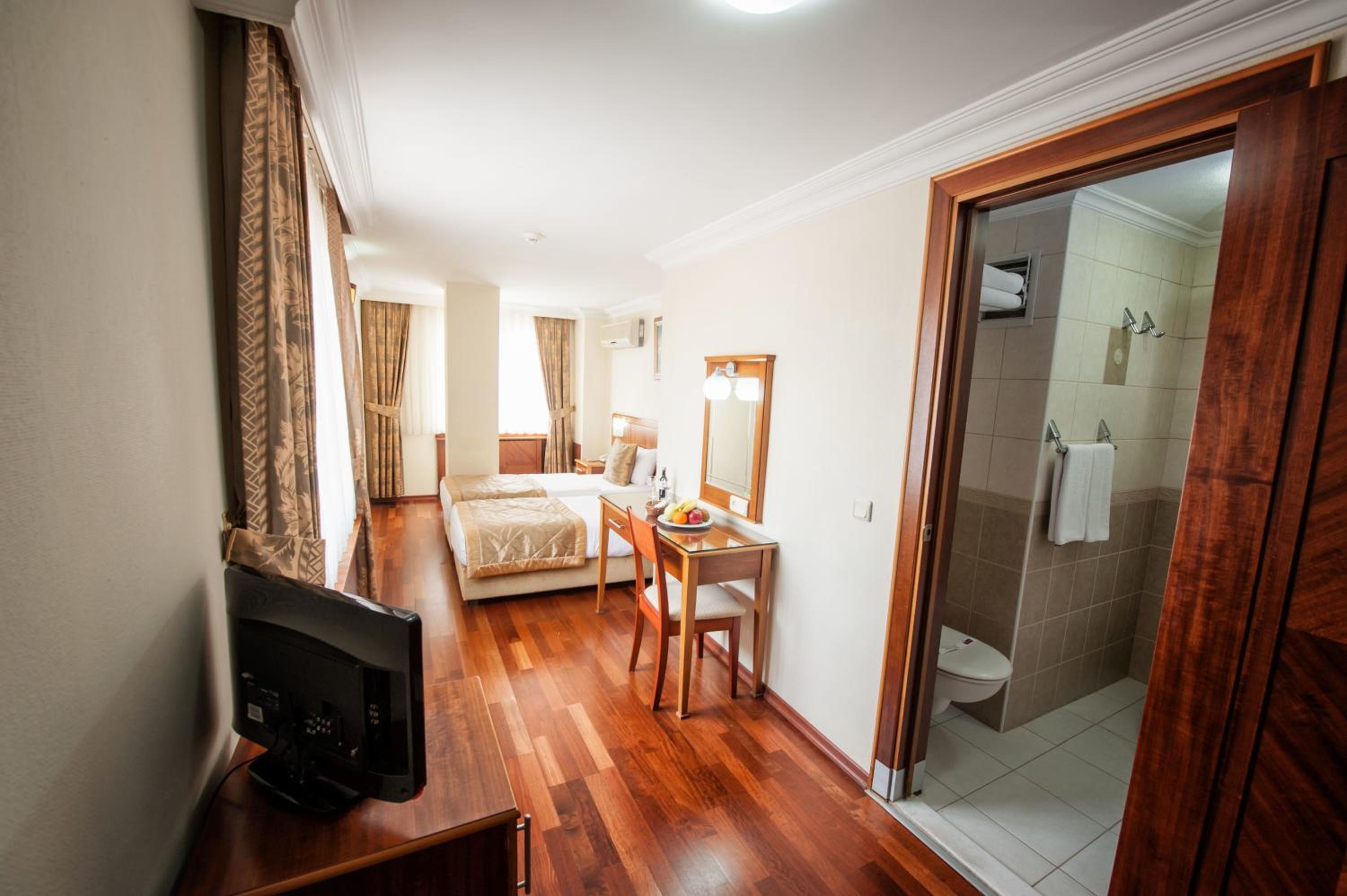 Superior Twin Room photo 2