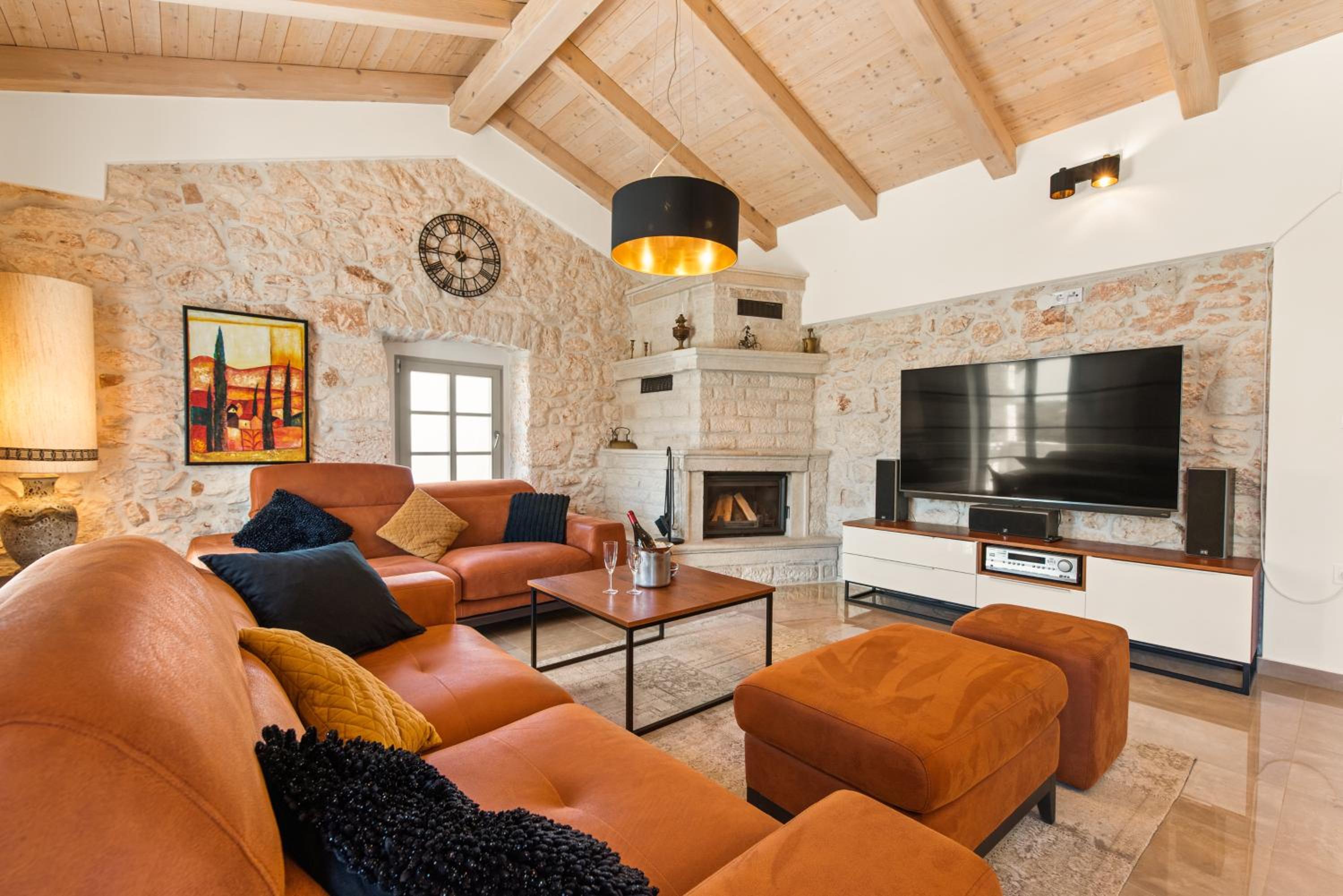 Three-Bedroom Villa photo 1